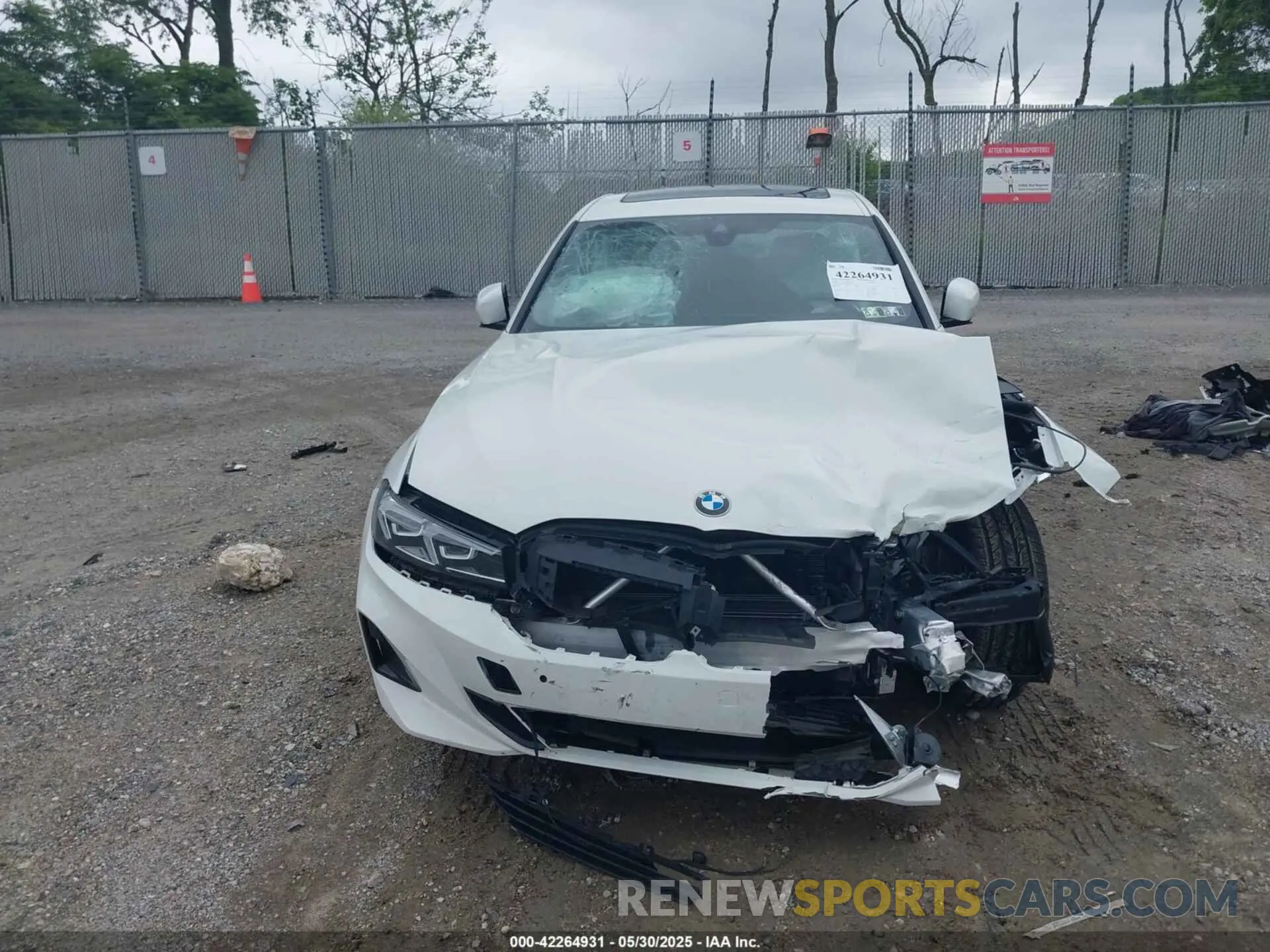 12 Photograph of a damaged car 3MW89FF05R8D96283 BMW 3 SERIES 2024