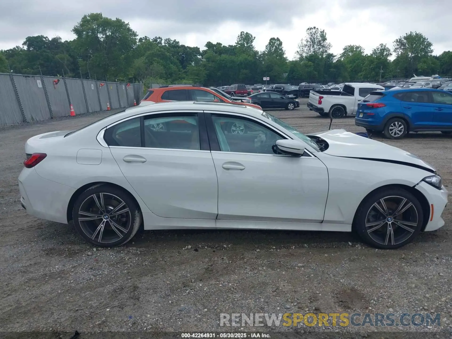 13 Photograph of a damaged car 3MW89FF05R8D96283 BMW 3 SERIES 2024