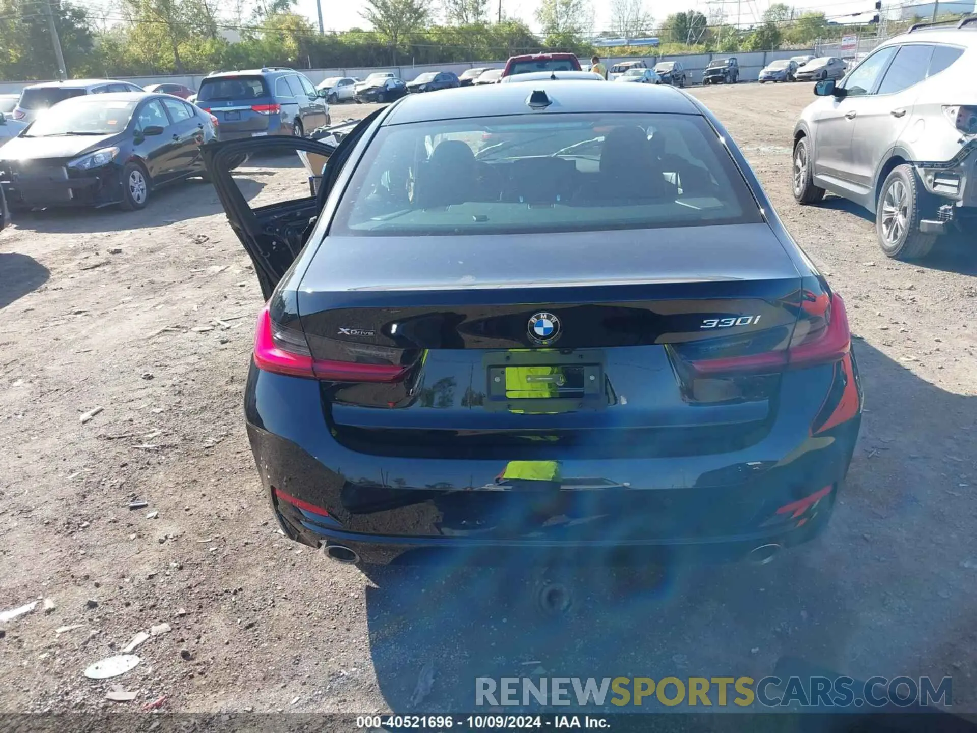 17 Photograph of a damaged car 3MW89FF06R8D89231 BMW 3 SERIES 2024