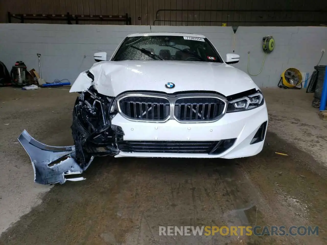 5 Photograph of a damaged car 3MW89FF06R8E36399 BMW 3 SERIES 2024