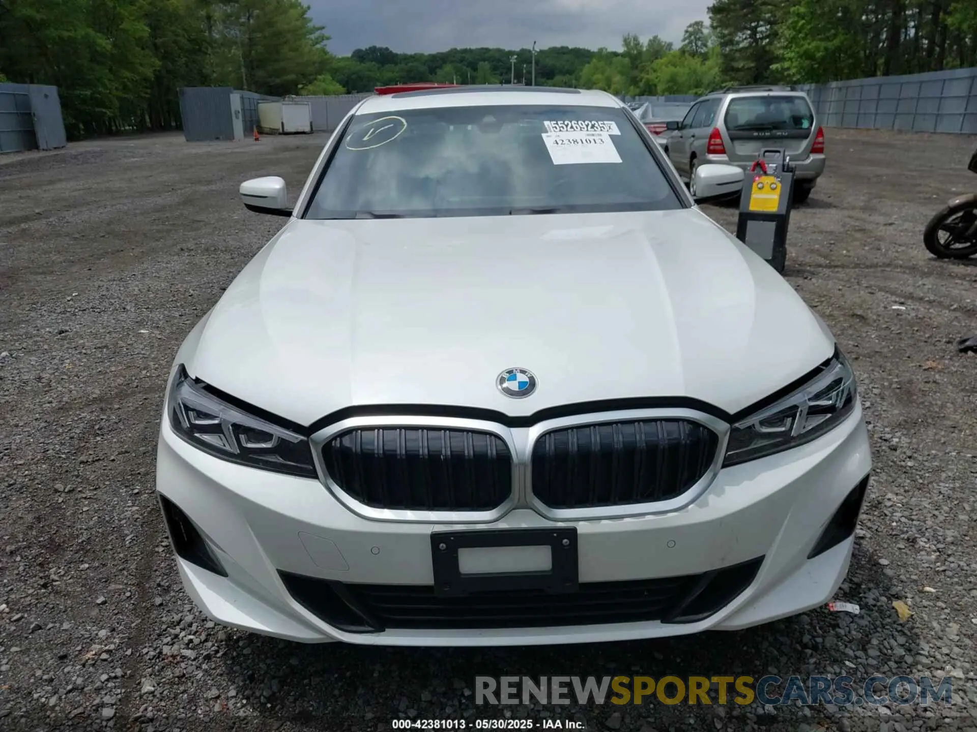 11 Photograph of a damaged car 3MW89FF07R8E85269 BMW 3 SERIES 2024