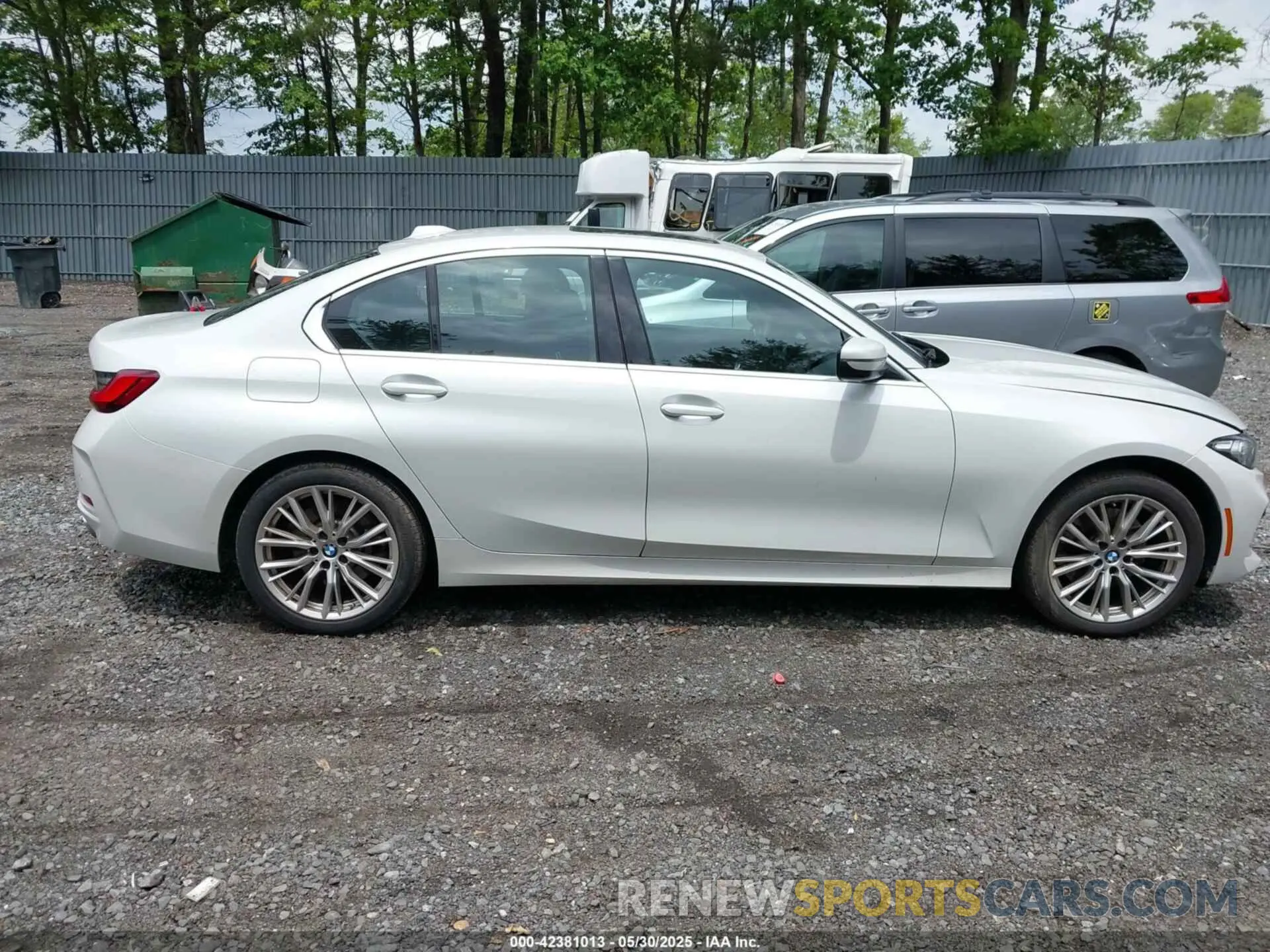 12 Photograph of a damaged car 3MW89FF07R8E85269 BMW 3 SERIES 2024