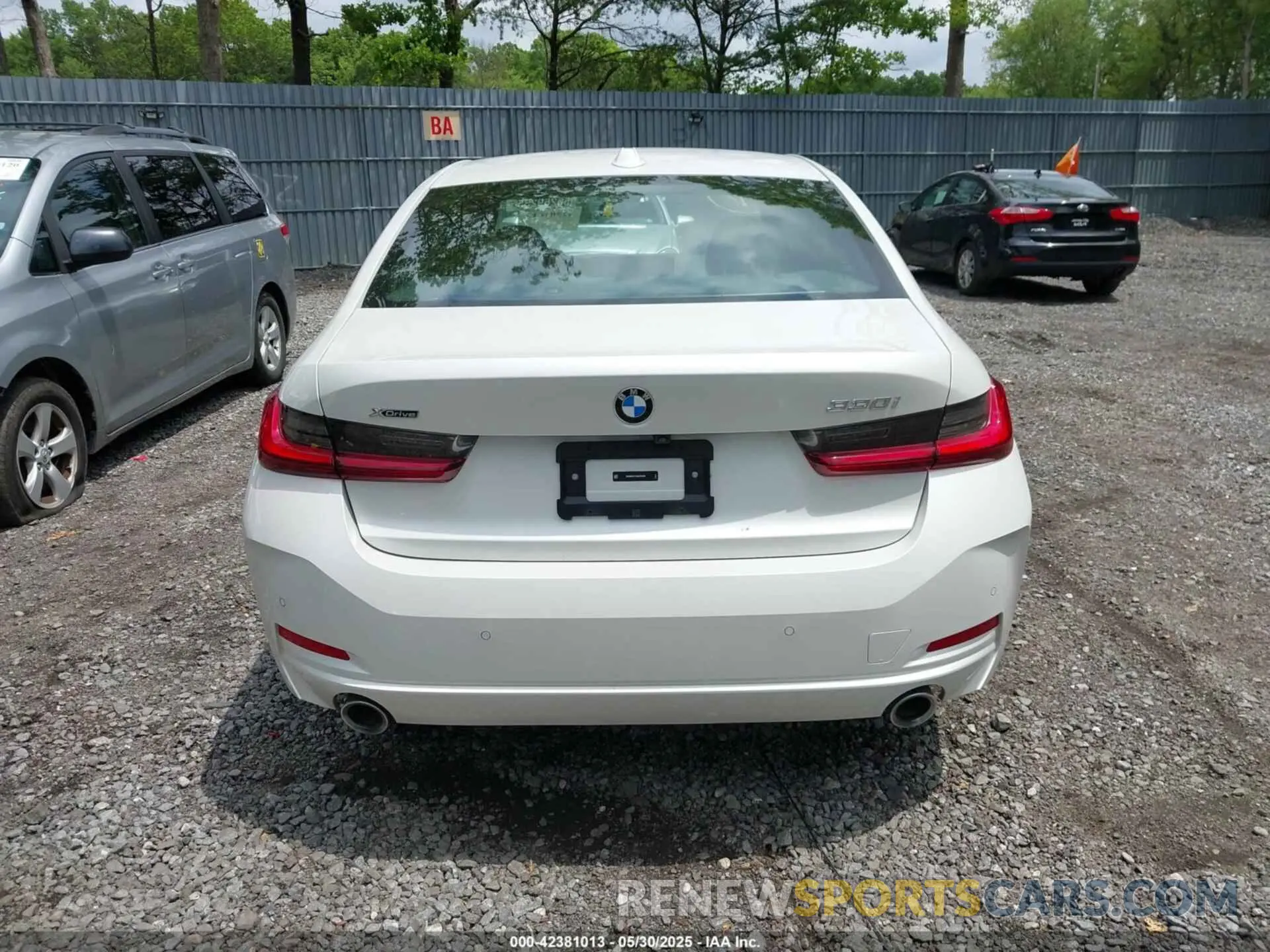 15 Photograph of a damaged car 3MW89FF07R8E85269 BMW 3 SERIES 2024