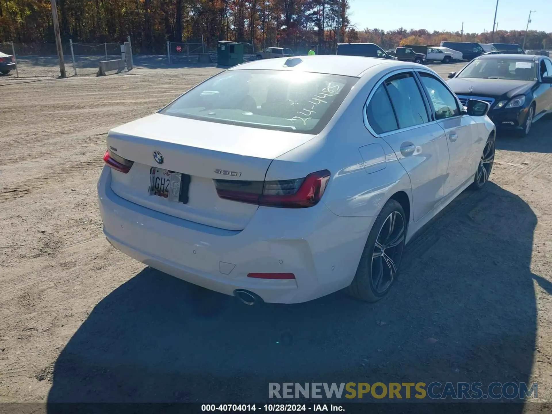 4 Photograph of a damaged car 3MW89FF09R8E20701 BMW 3 SERIES 2024
