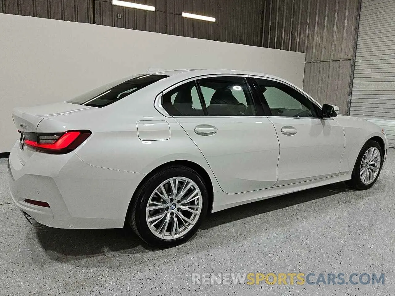 3 Photograph of a damaged car 3MW89FF09R8E49101 BMW 3 SERIES 2024