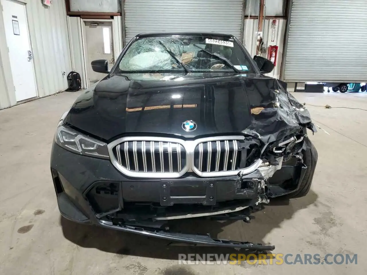 5 Photograph of a damaged car 3MW89FF09R8E65380 BMW 3 SERIES 2024