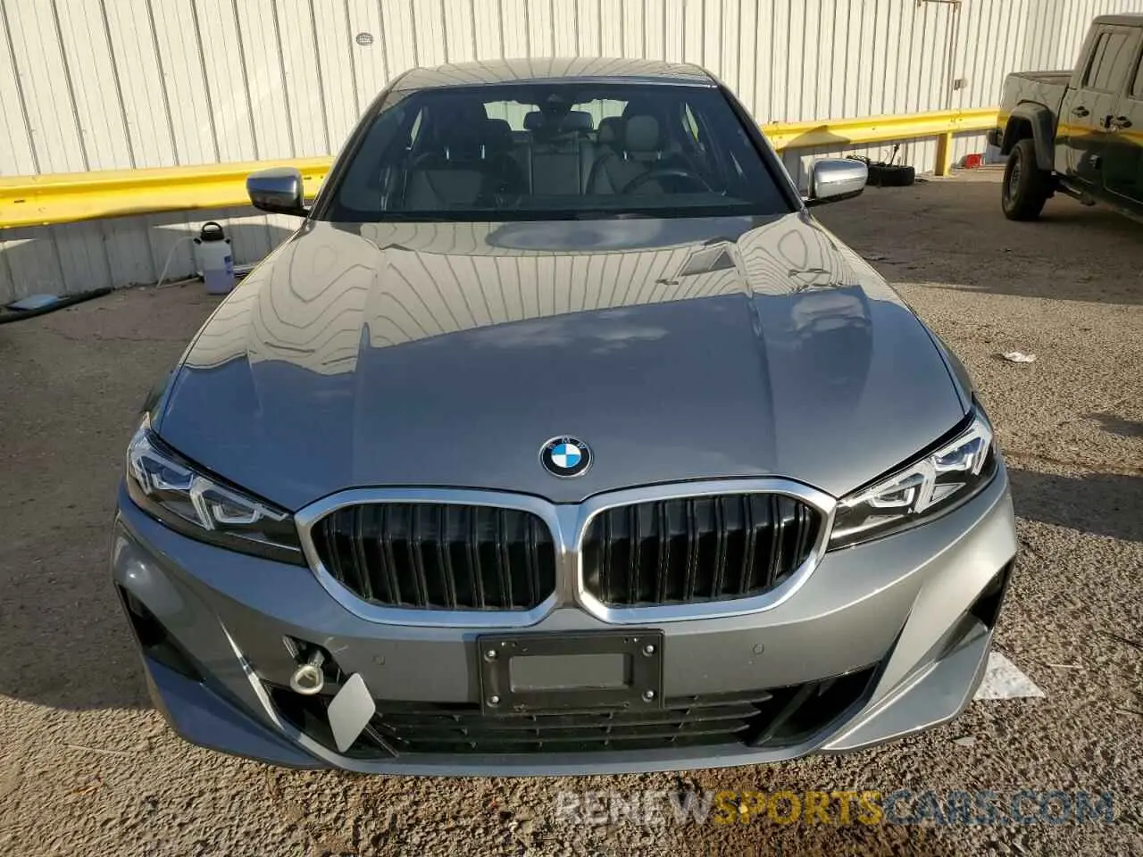 5 Photograph of a damaged car 3MW89FF0XR8E35403 BMW 3 SERIES 2024