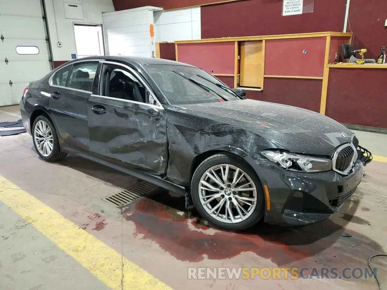 4 Photograph of a damaged car 3MW89FF0XR8E85735 BMW 3 SERIES 2024