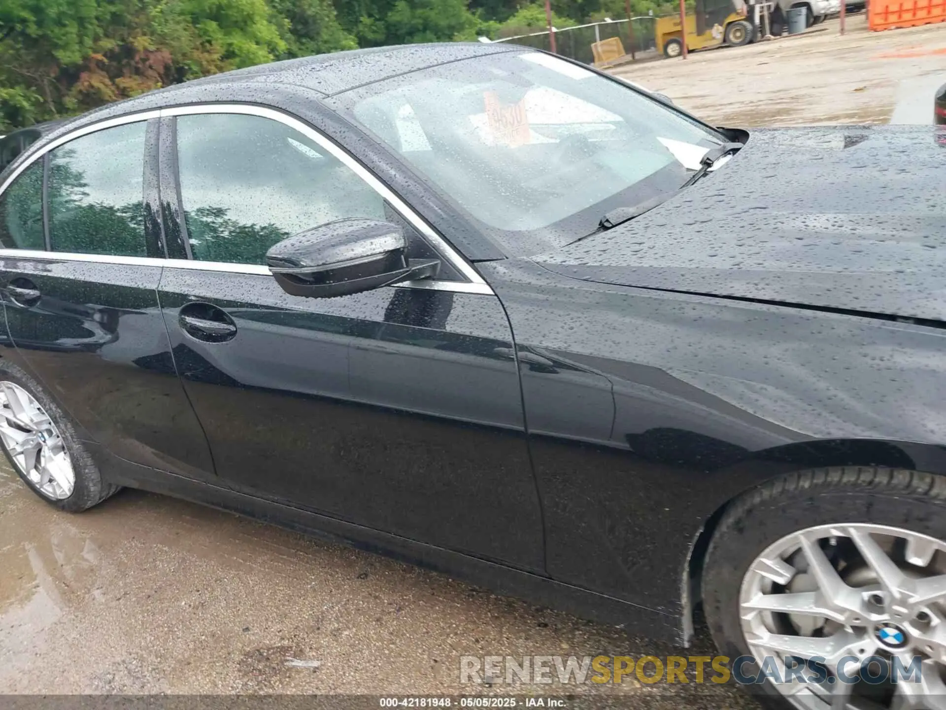13 Photograph of a damaged car 3MW69CW01S8E99275 BMW 3 SERIES 2025