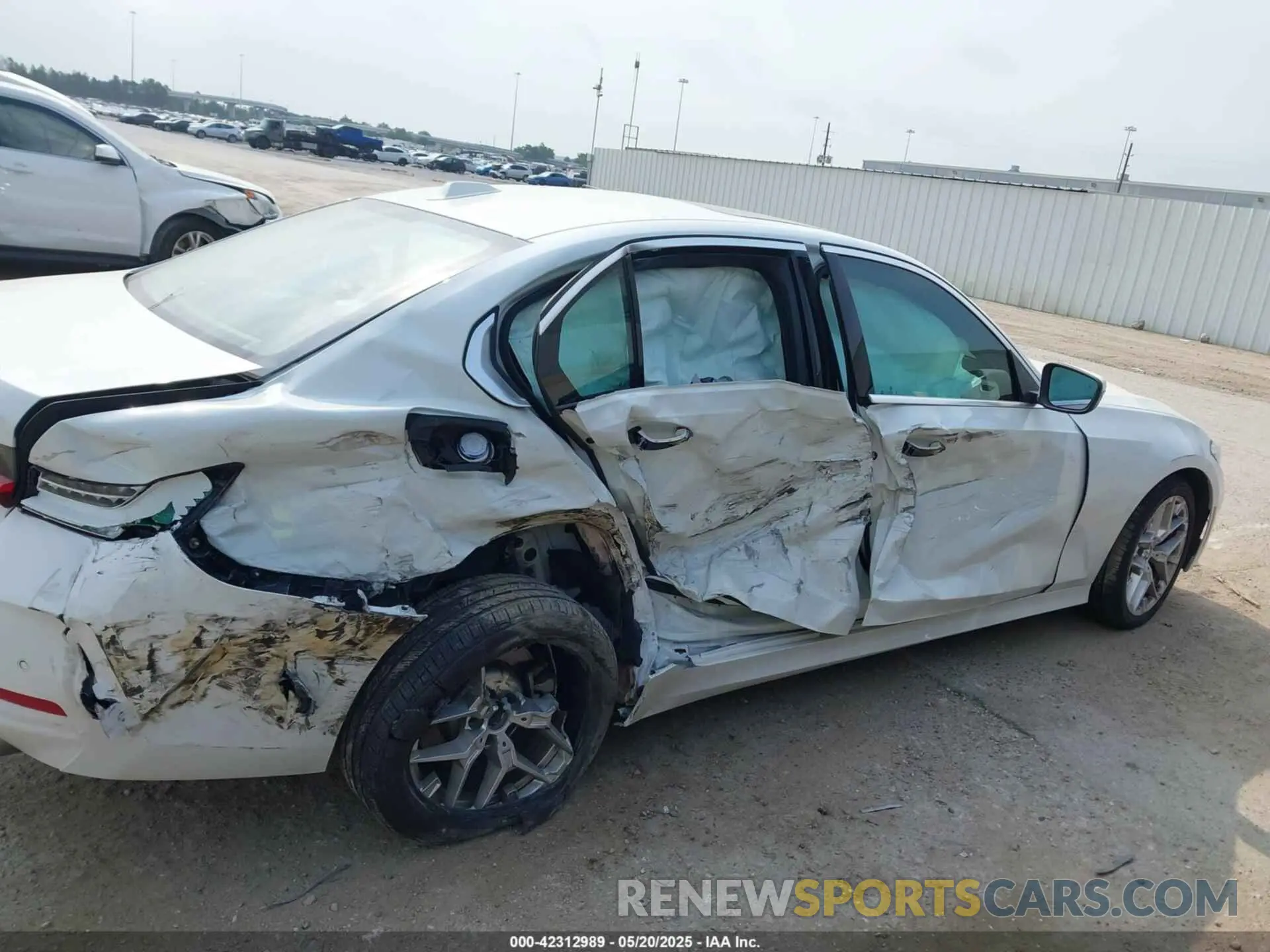 13 Photograph of a damaged car 3MW69CW01S8F09514 BMW 3 SERIES 2025