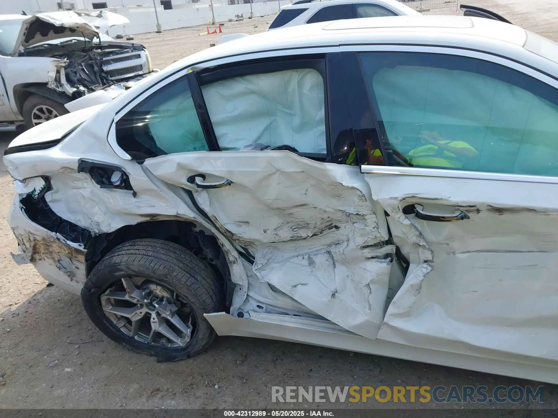 6 Photograph of a damaged car 3MW69CW01S8F09514 BMW 3 SERIES 2025