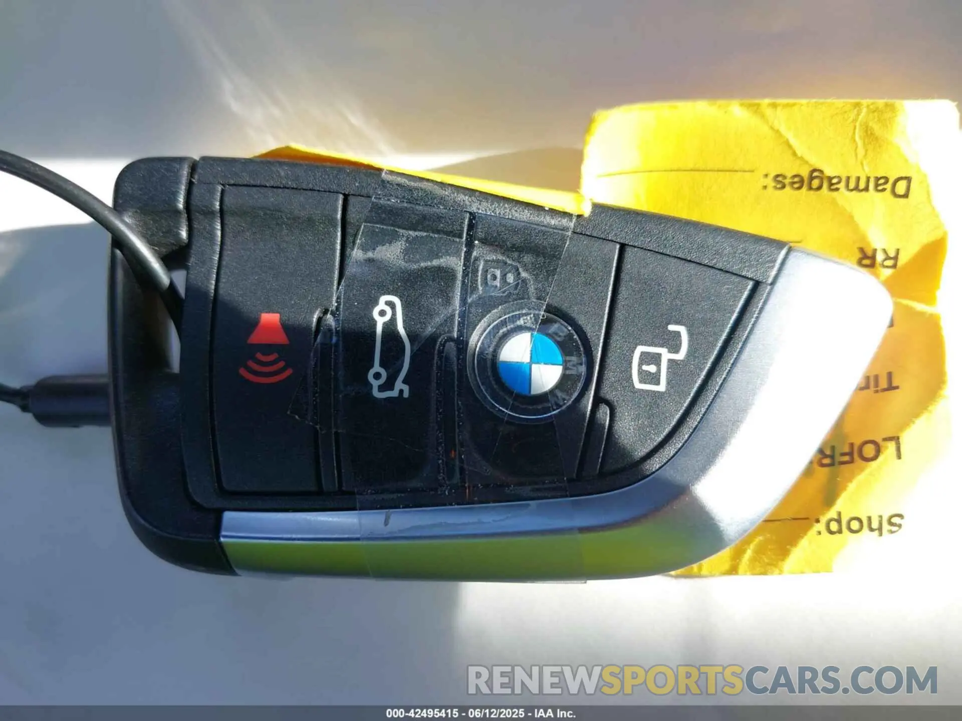 11 Photograph of a damaged car 3MW69CW01S8F11313 BMW 3 SERIES 2025