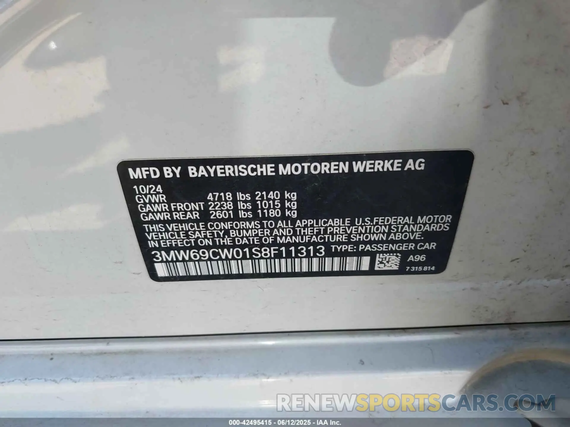 9 Photograph of a damaged car 3MW69CW01S8F11313 BMW 3 SERIES 2025