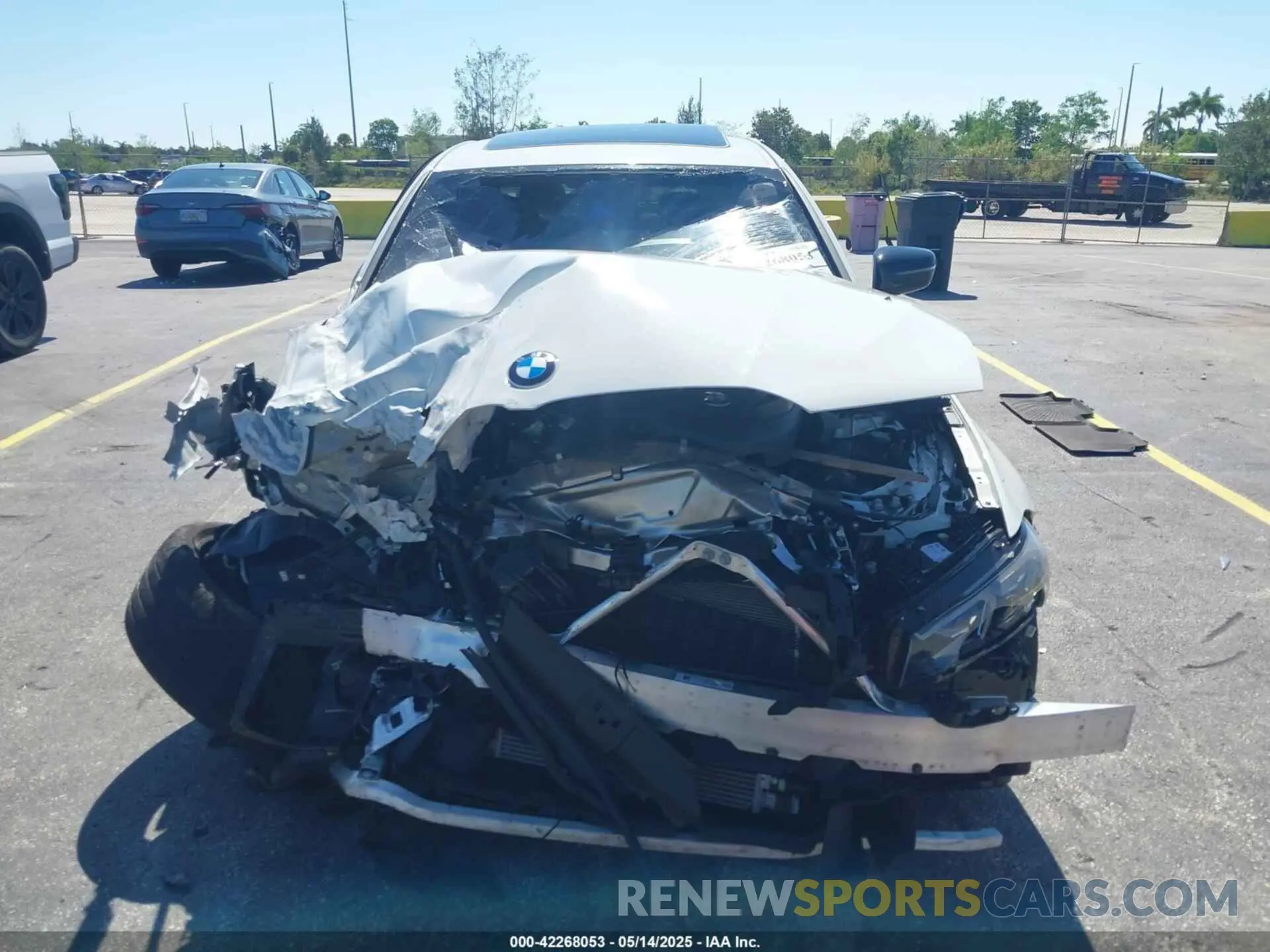 12 Photograph of a damaged car 3MW69CW04S8F18319 BMW 3 SERIES 2025