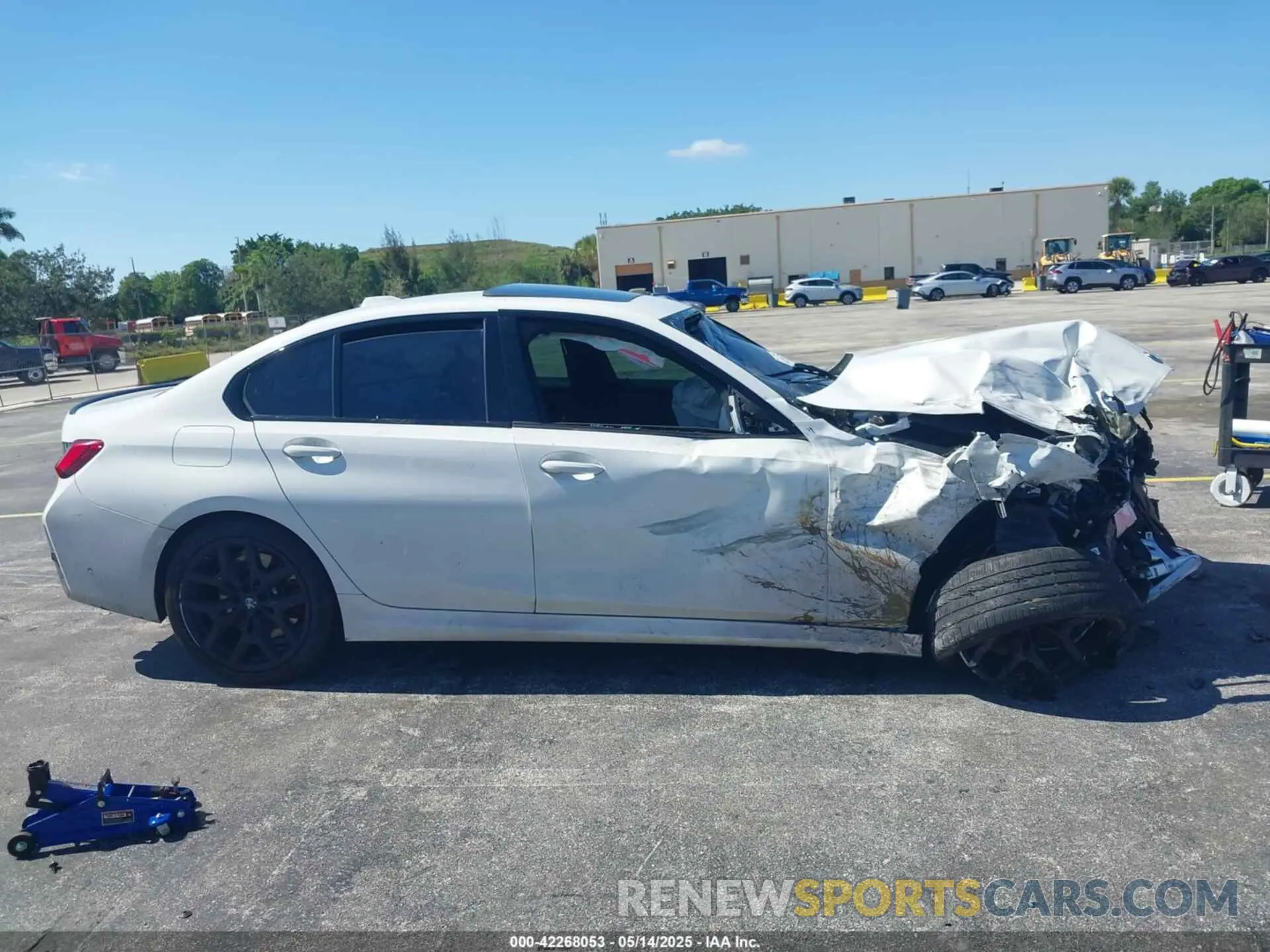 13 Photograph of a damaged car 3MW69CW04S8F18319 BMW 3 SERIES 2025
