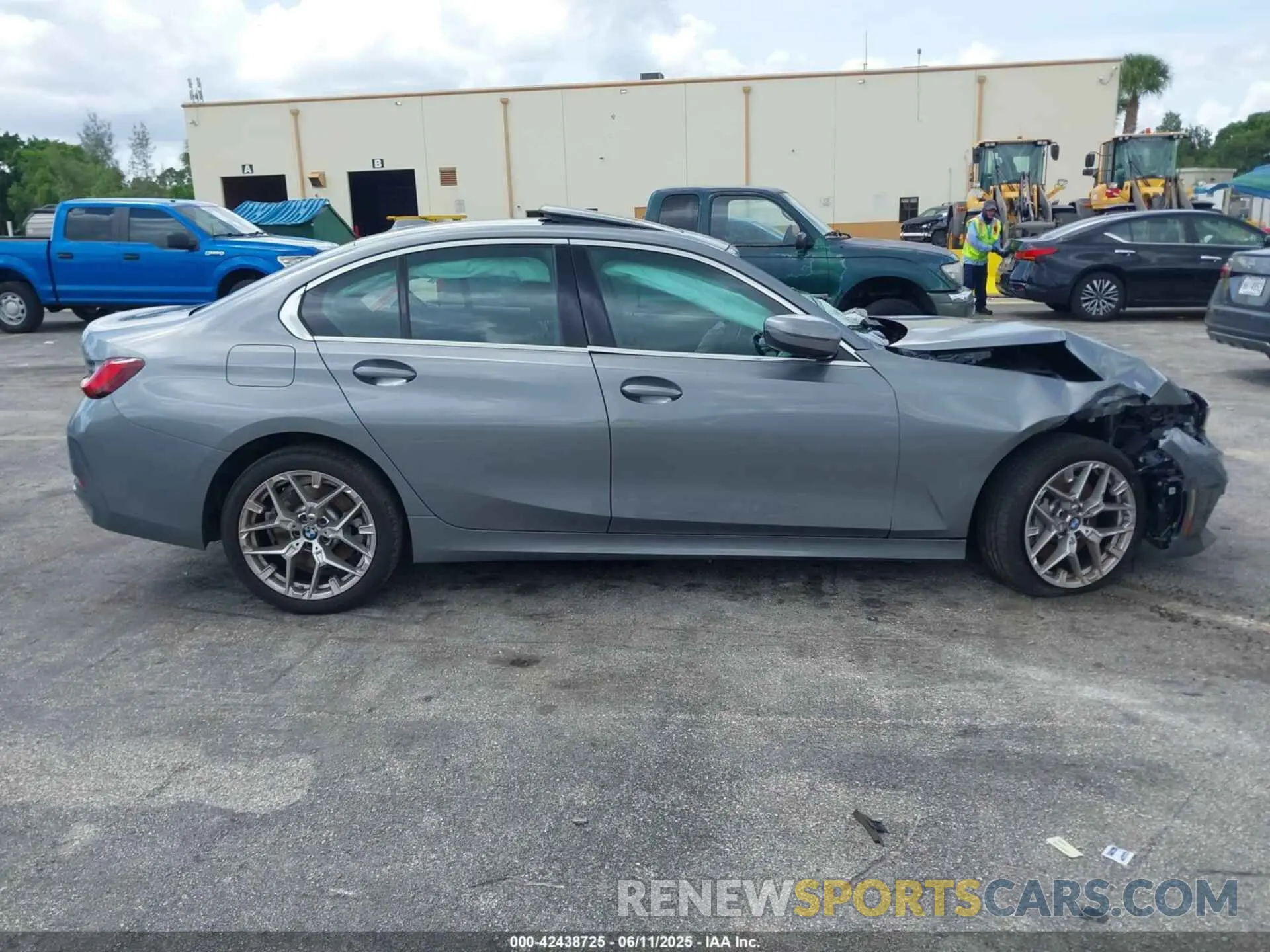 13 Photograph of a damaged car 3MW69CW07S8F04771 BMW 3 SERIES 2025