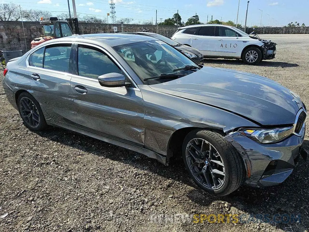 4 Photograph of a damaged car 3MW69CW0XS8F00021 BMW 3 SERIES 2025