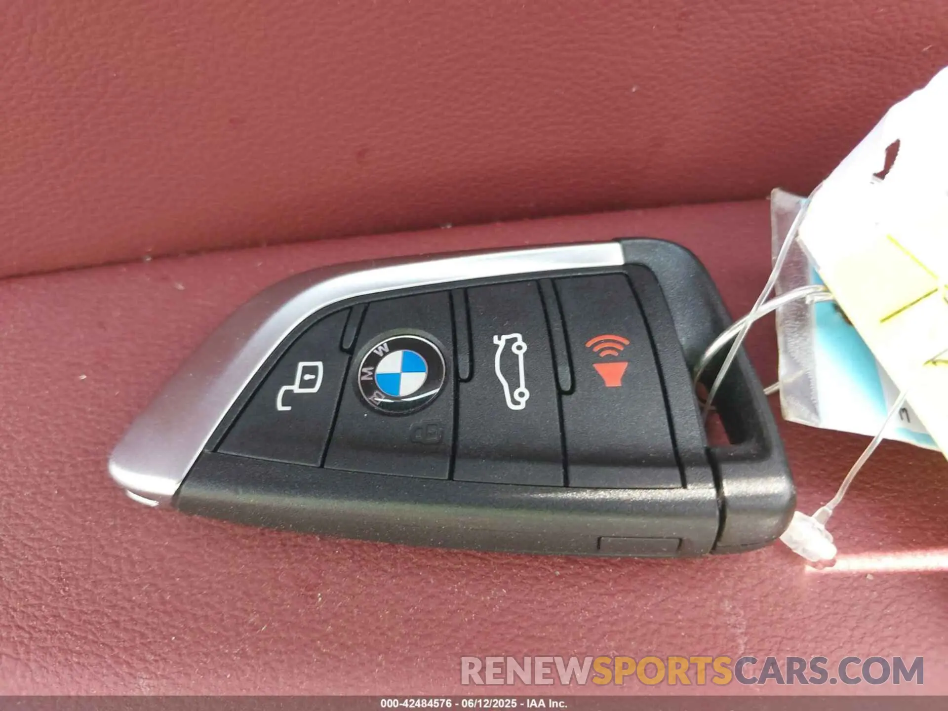 11 Photograph of a damaged car 3MW89CW06S8F29928 BMW 3 SERIES 2025
