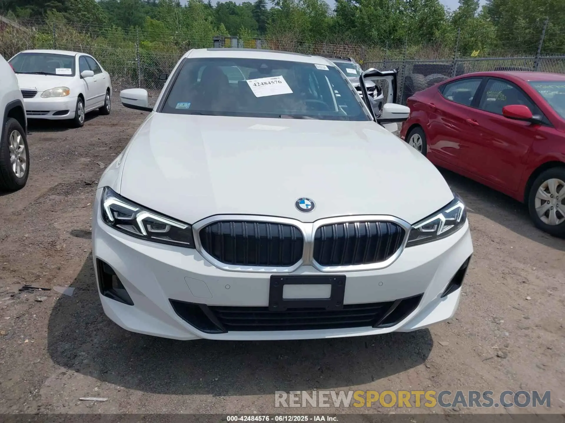 13 Photograph of a damaged car 3MW89CW06S8F29928 BMW 3 SERIES 2025