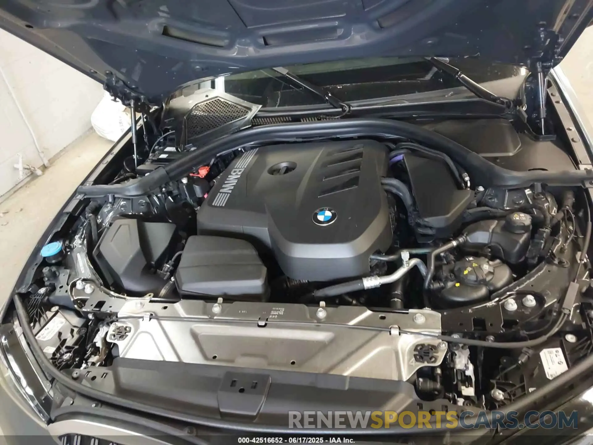 10 Photograph of a damaged car 3MW89CW08S8F31843 BMW 3 SERIES 2025