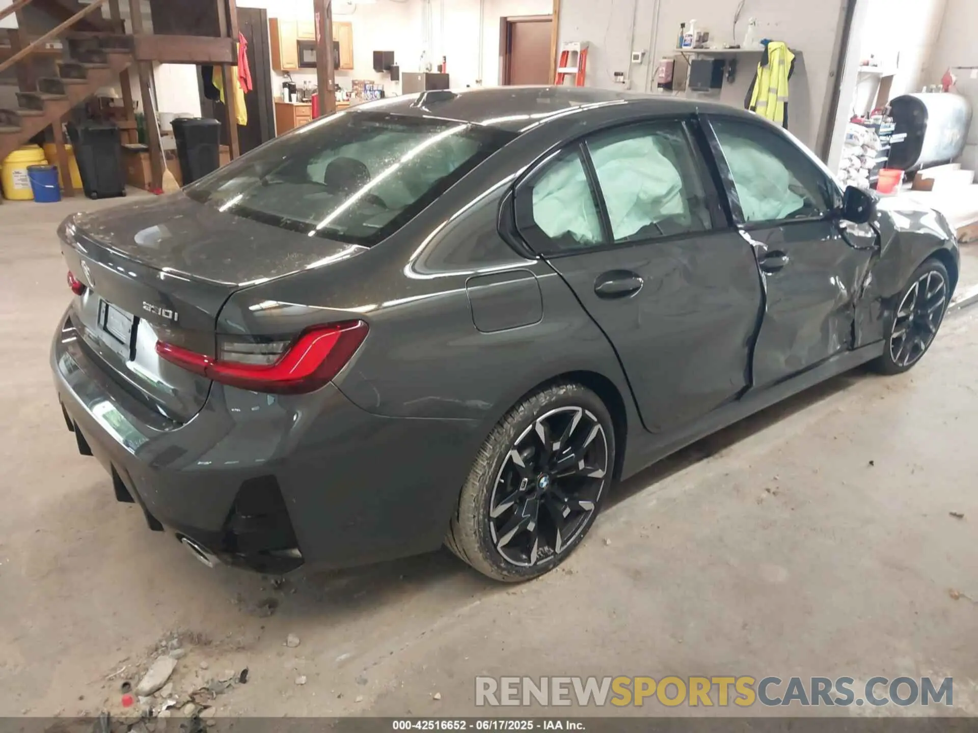 4 Photograph of a damaged car 3MW89CW08S8F31843 BMW 3 SERIES 2025
