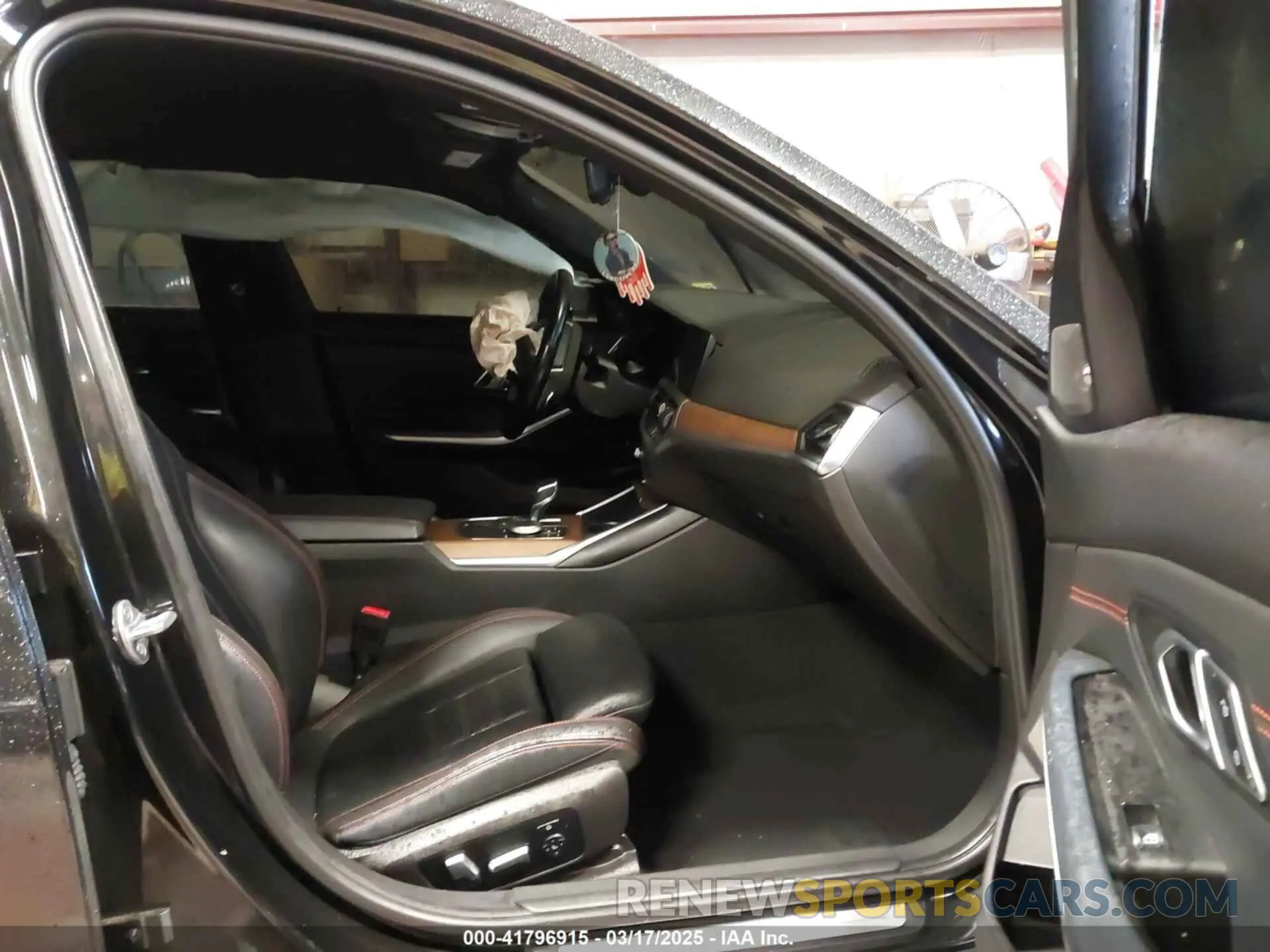 5 Photograph of a damaged car 3MW5R1J50K8B00066 BMW 330I 2019