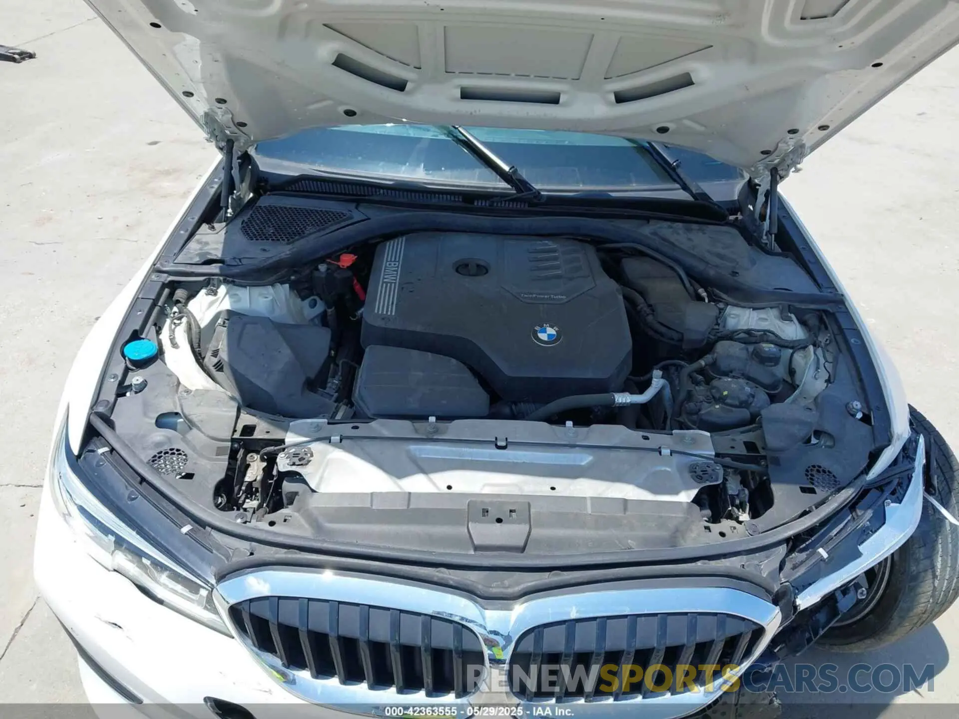 10 Photograph of a damaged car 3MW5R1J56K8A03776 BMW 330I 2019