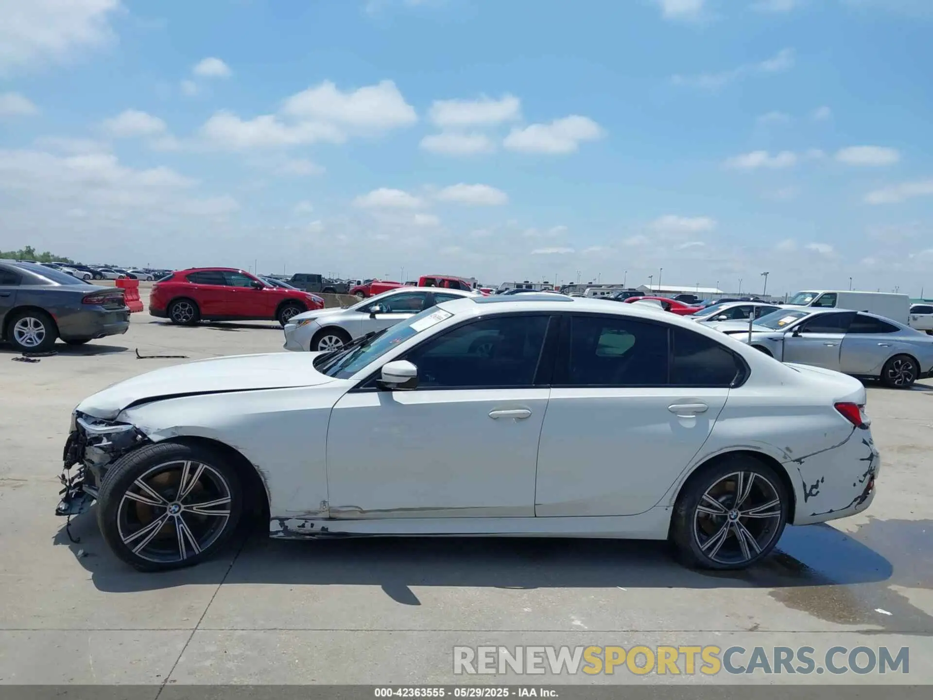 15 Photograph of a damaged car 3MW5R1J56K8A03776 BMW 330I 2019