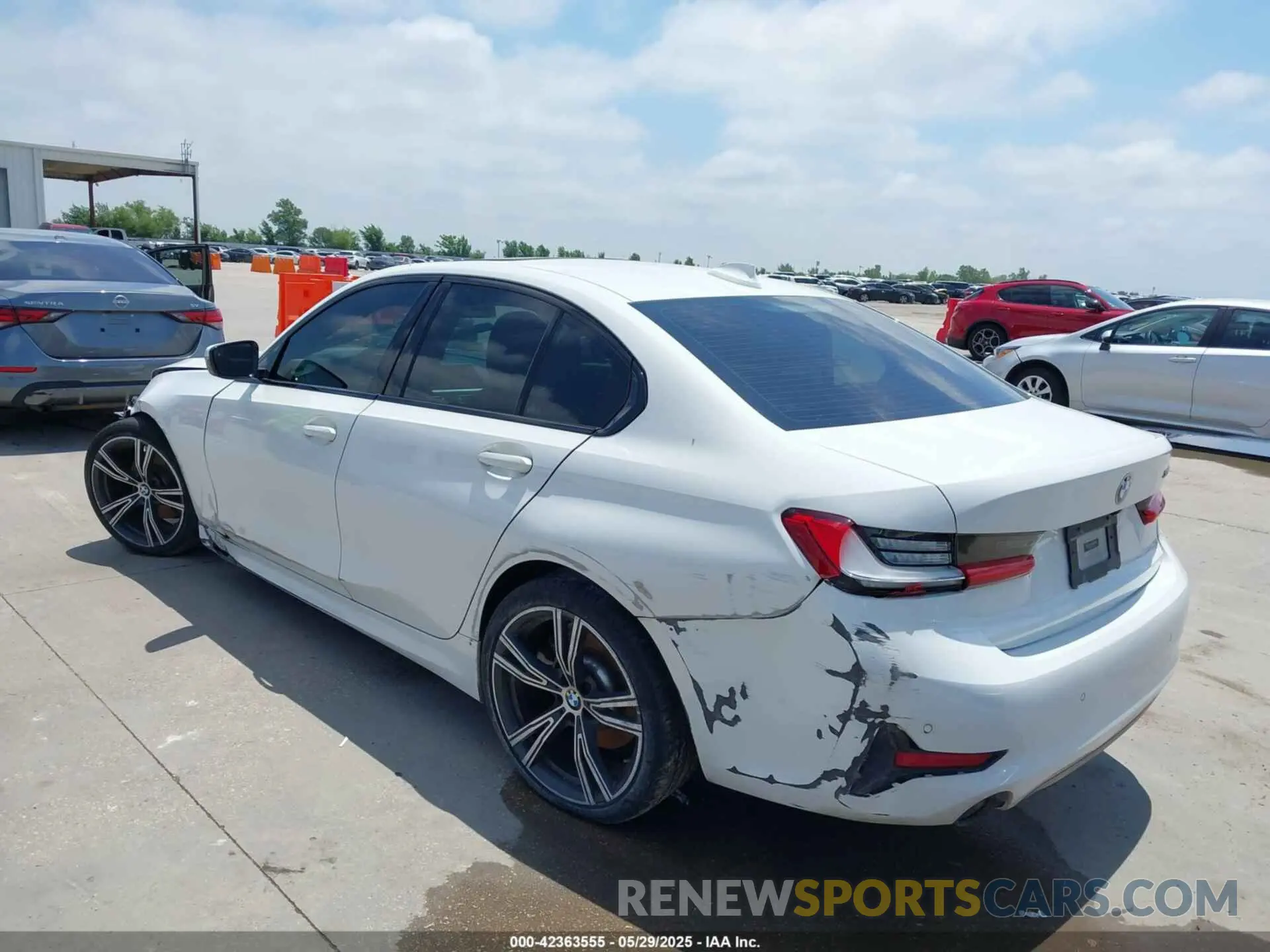 3 Photograph of a damaged car 3MW5R1J56K8A03776 BMW 330I 2019