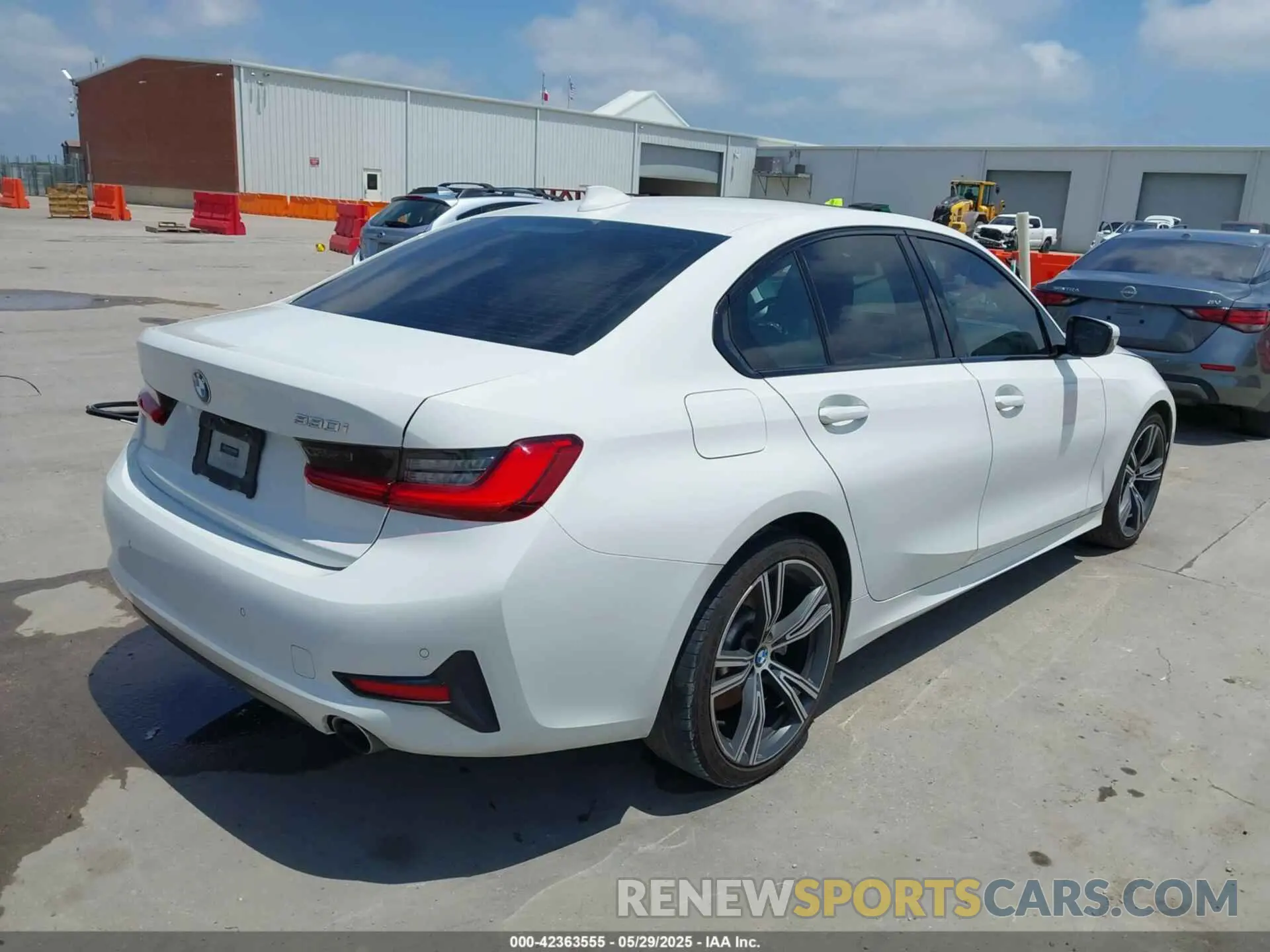 4 Photograph of a damaged car 3MW5R1J56K8A03776 BMW 330I 2019