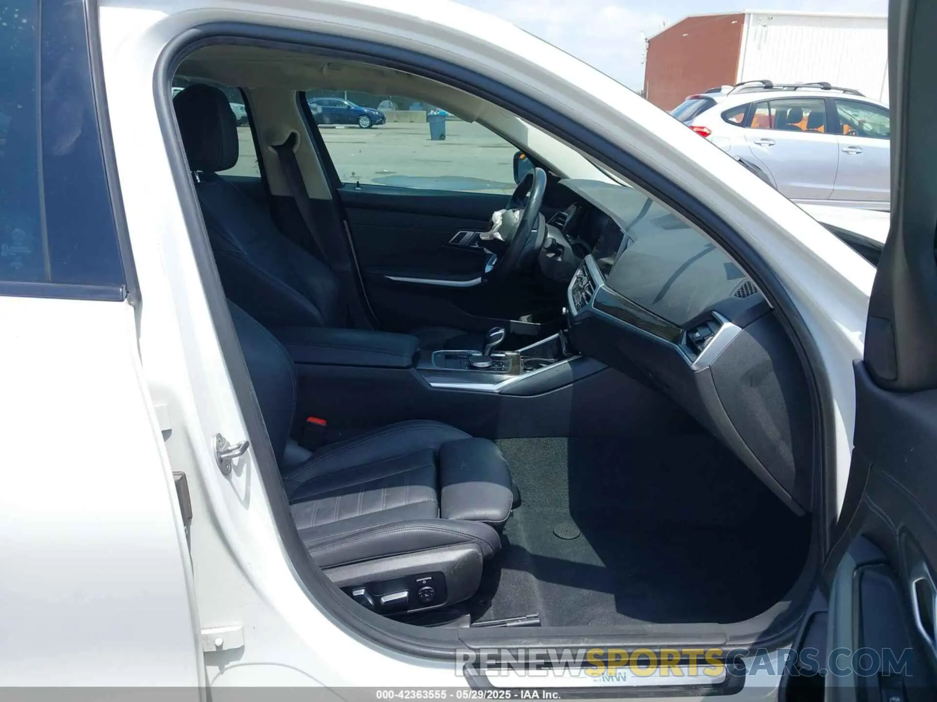 5 Photograph of a damaged car 3MW5R1J56K8A03776 BMW 330I 2019