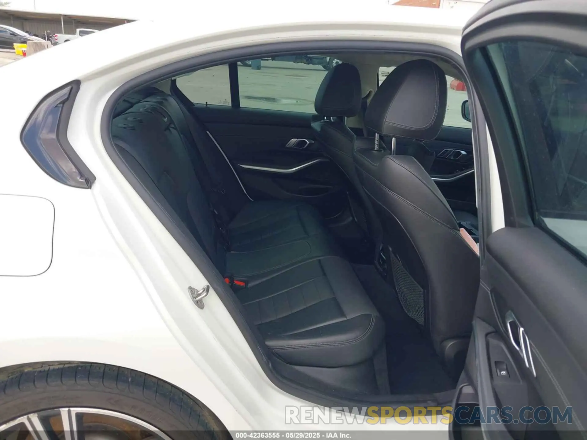 8 Photograph of a damaged car 3MW5R1J56K8A03776 BMW 330I 2019