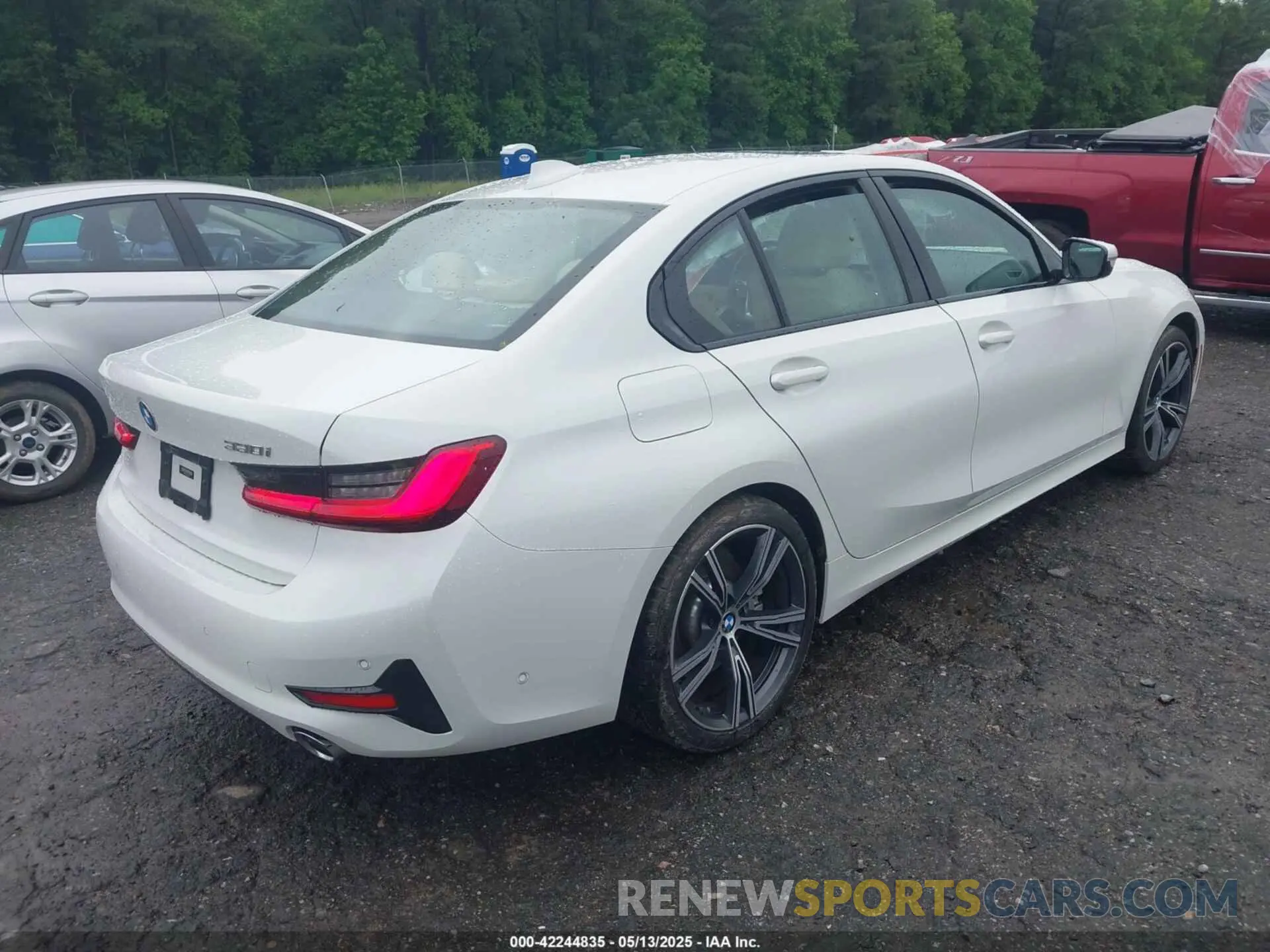 4 Photograph of a damaged car 3MW5R1J58K8A03729 BMW 330I 2019