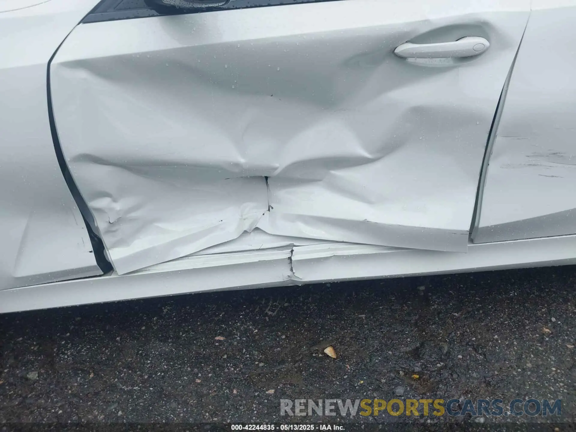 6 Photograph of a damaged car 3MW5R1J58K8A03729 BMW 330I 2019