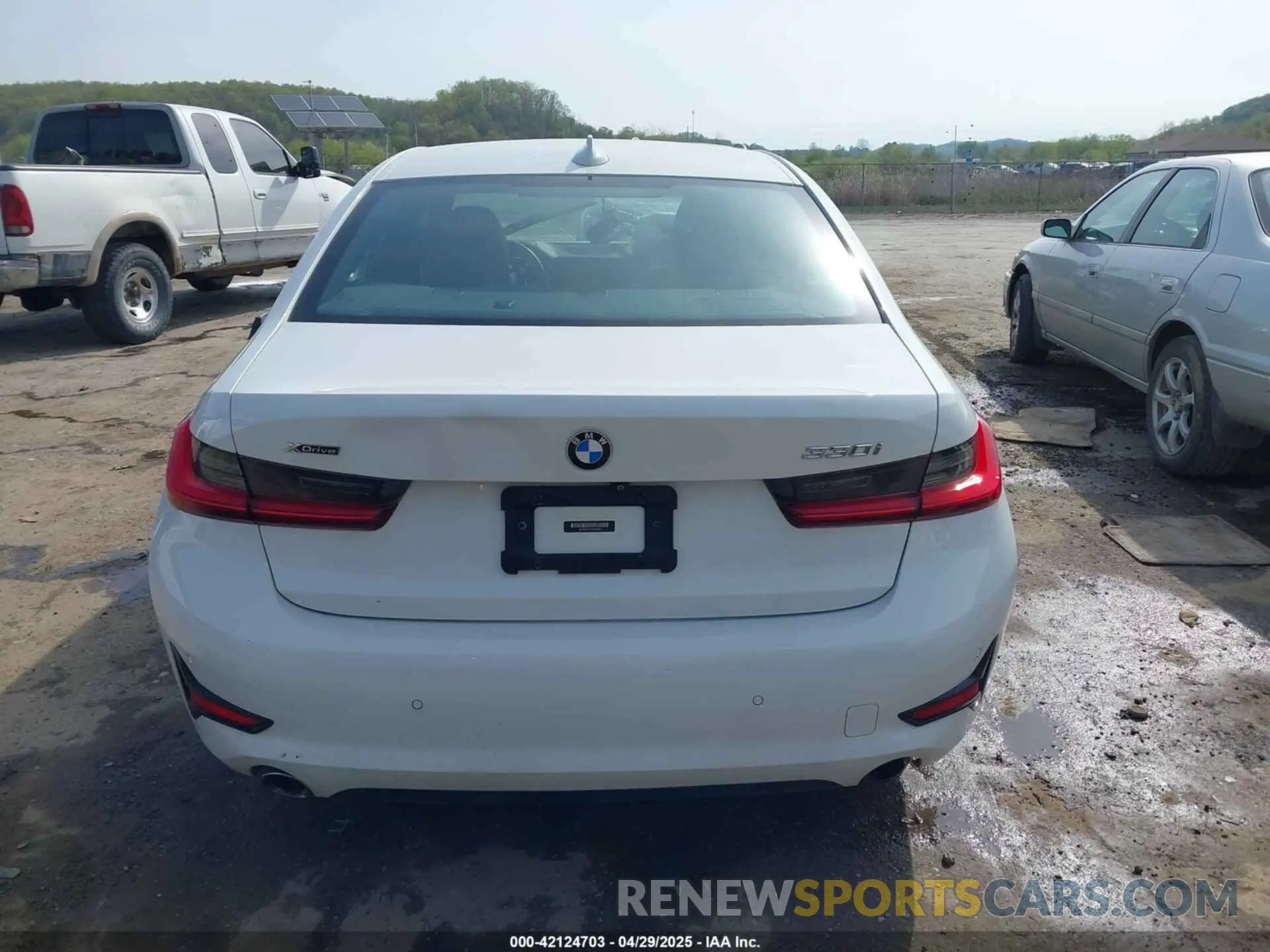 17 Photograph of a damaged car 3MW5R7J51K8A05356 BMW 330I 2019