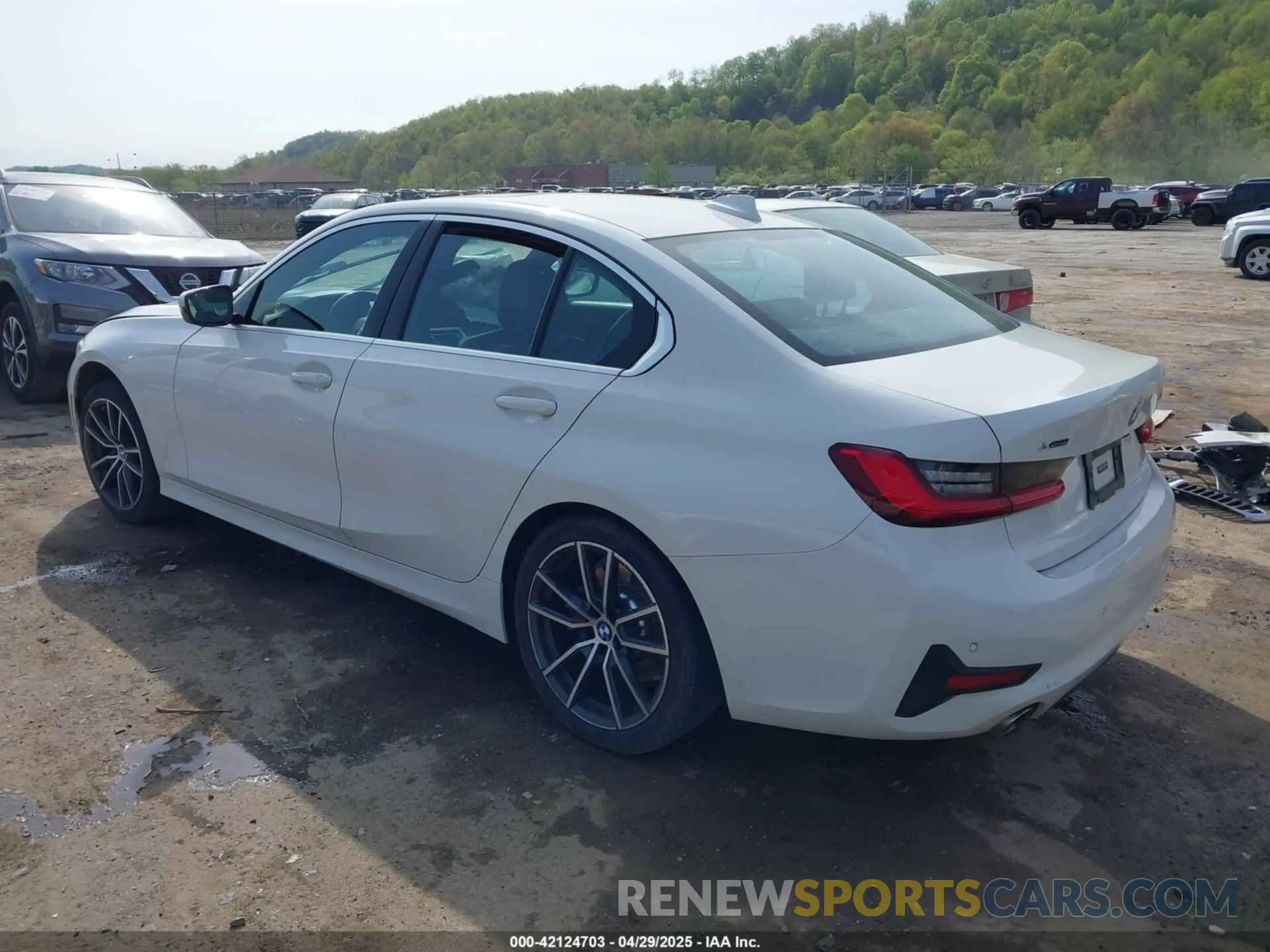 3 Photograph of a damaged car 3MW5R7J51K8A05356 BMW 330I 2019