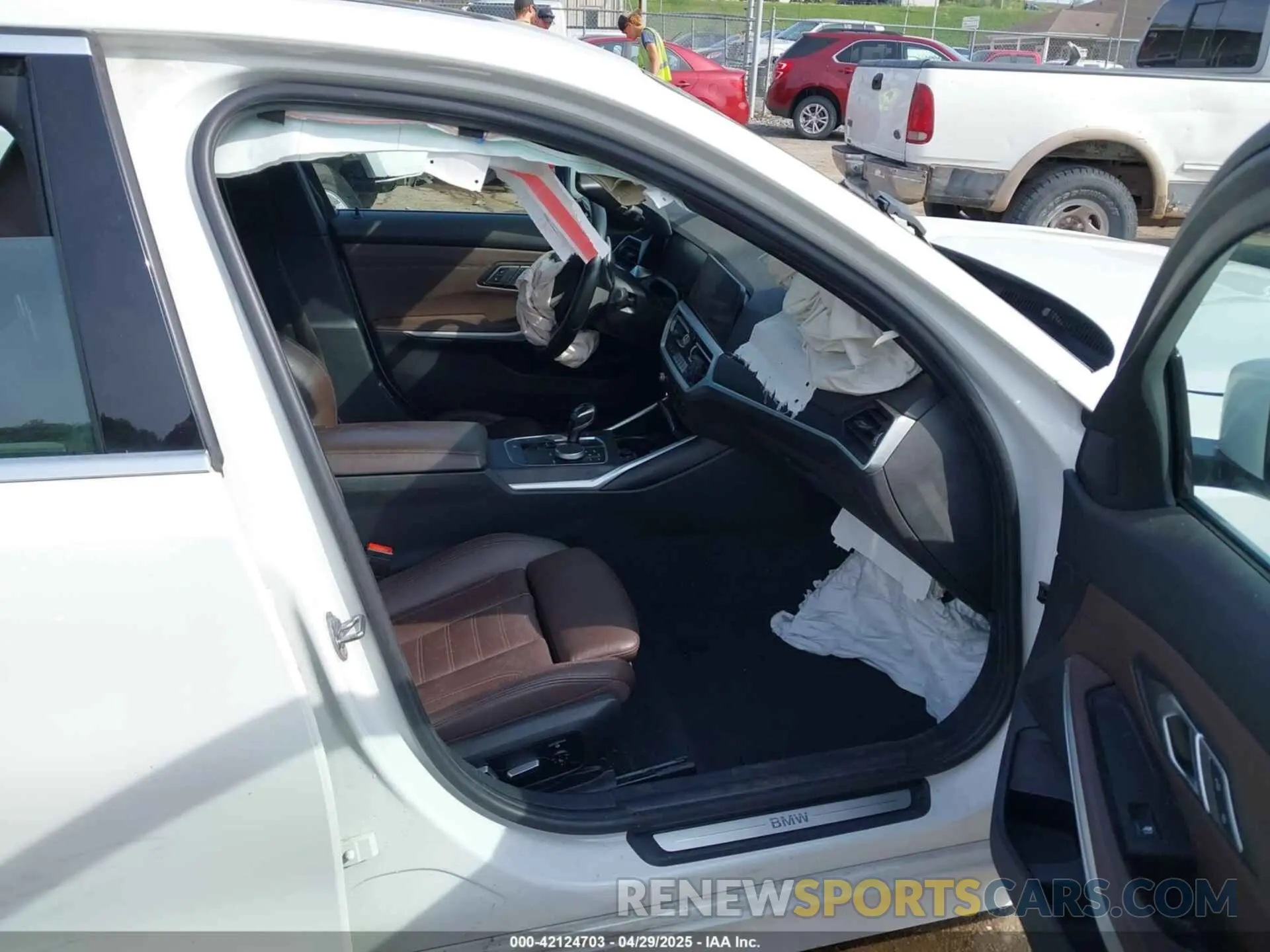 5 Photograph of a damaged car 3MW5R7J51K8A05356 BMW 330I 2019
