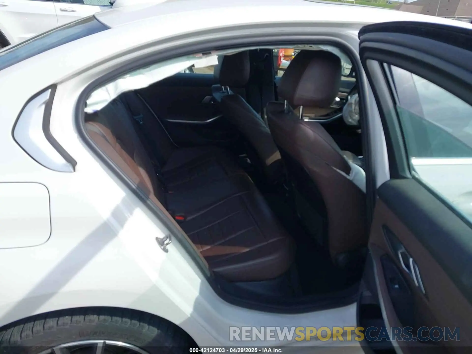 8 Photograph of a damaged car 3MW5R7J51K8A05356 BMW 330I 2019