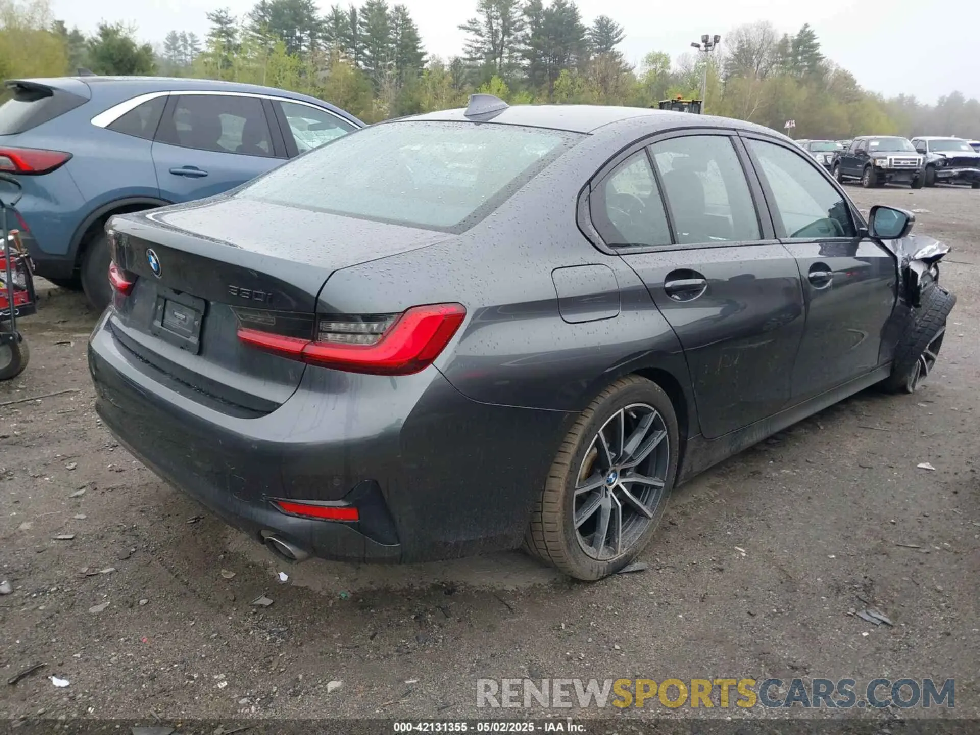 4 Photograph of a damaged car 3MW5R7J54K8A05383 BMW 330I 2019