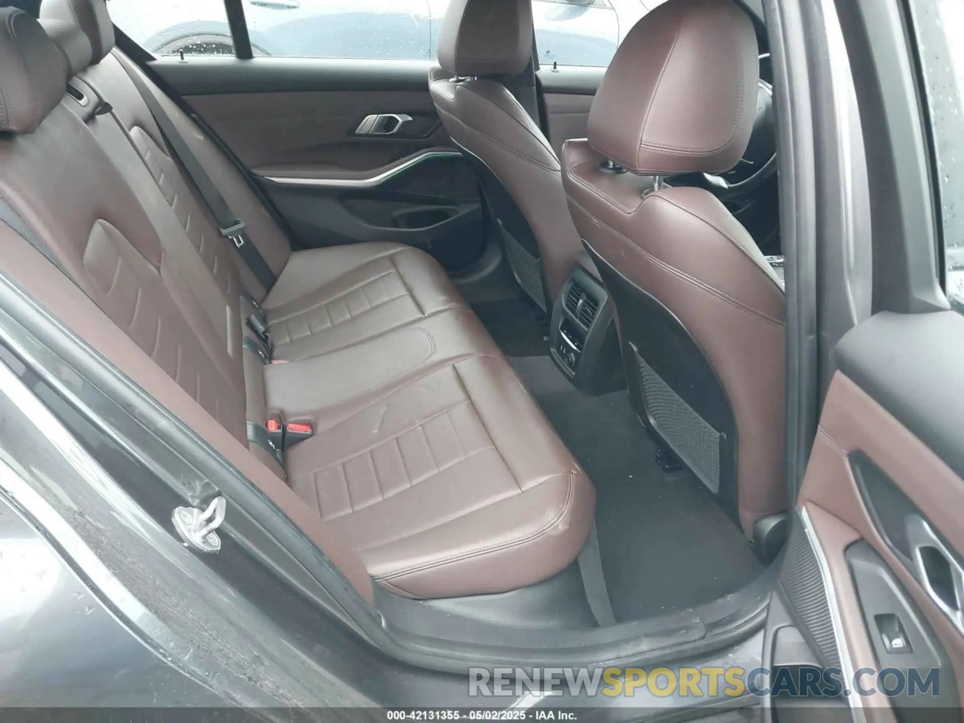 8 Photograph of a damaged car 3MW5R7J54K8A05383 BMW 330I 2019