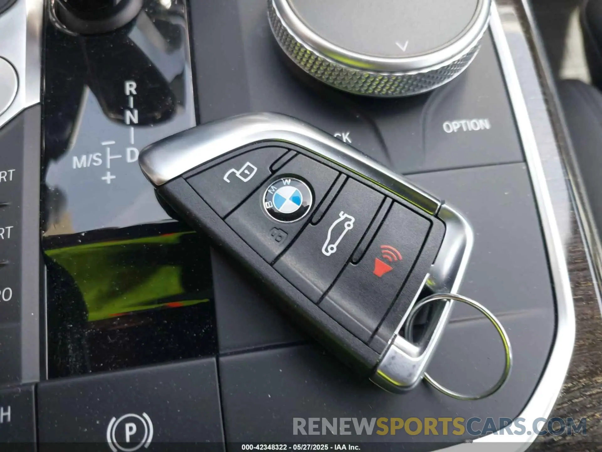 11 Photograph of a damaged car 3MW5R7J54K8B01563 BMW 330I 2019