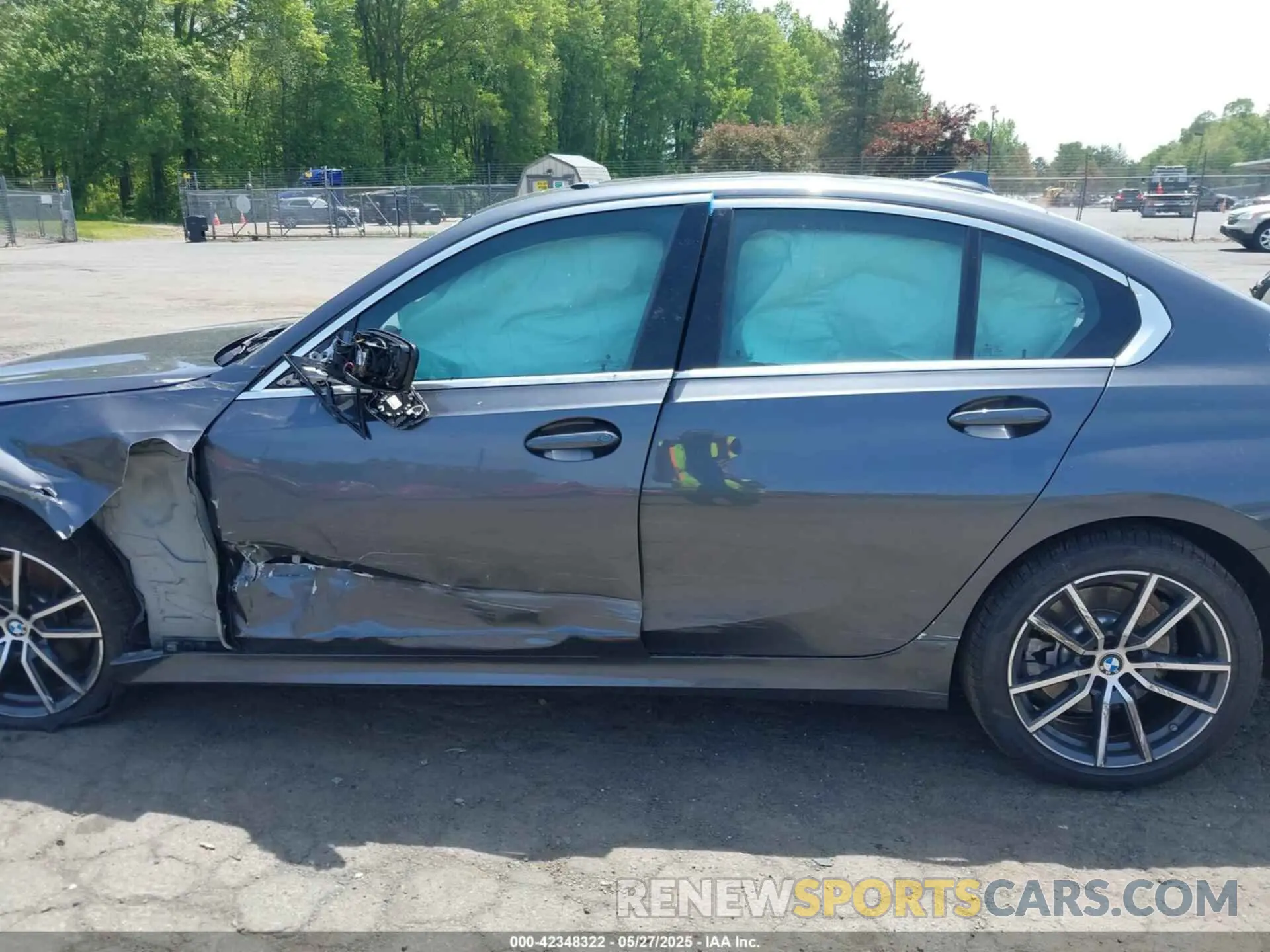 14 Photograph of a damaged car 3MW5R7J54K8B01563 BMW 330I 2019