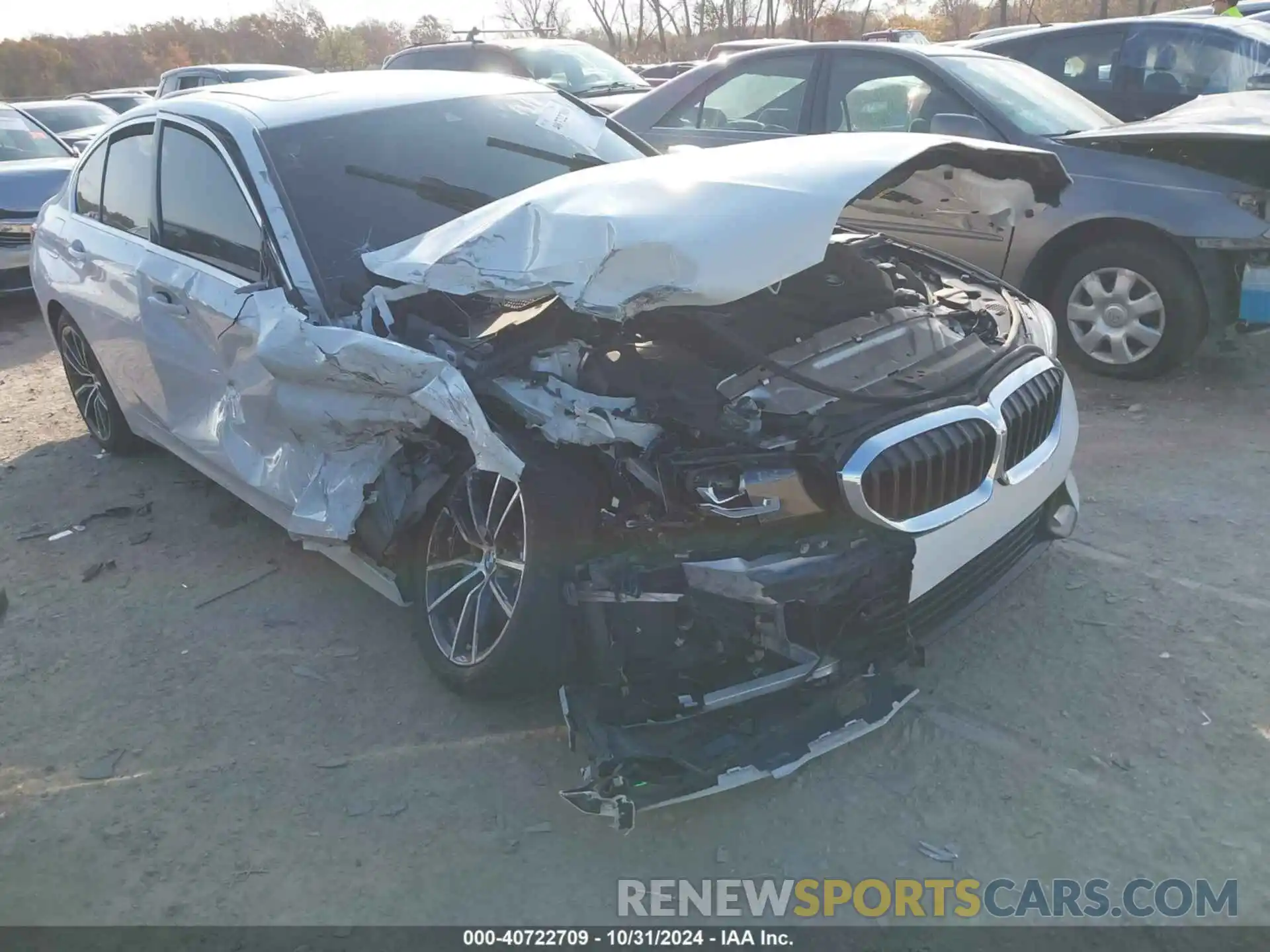 1 Photograph of a damaged car 3MW5R7J58K8B03512 BMW 330I 2019