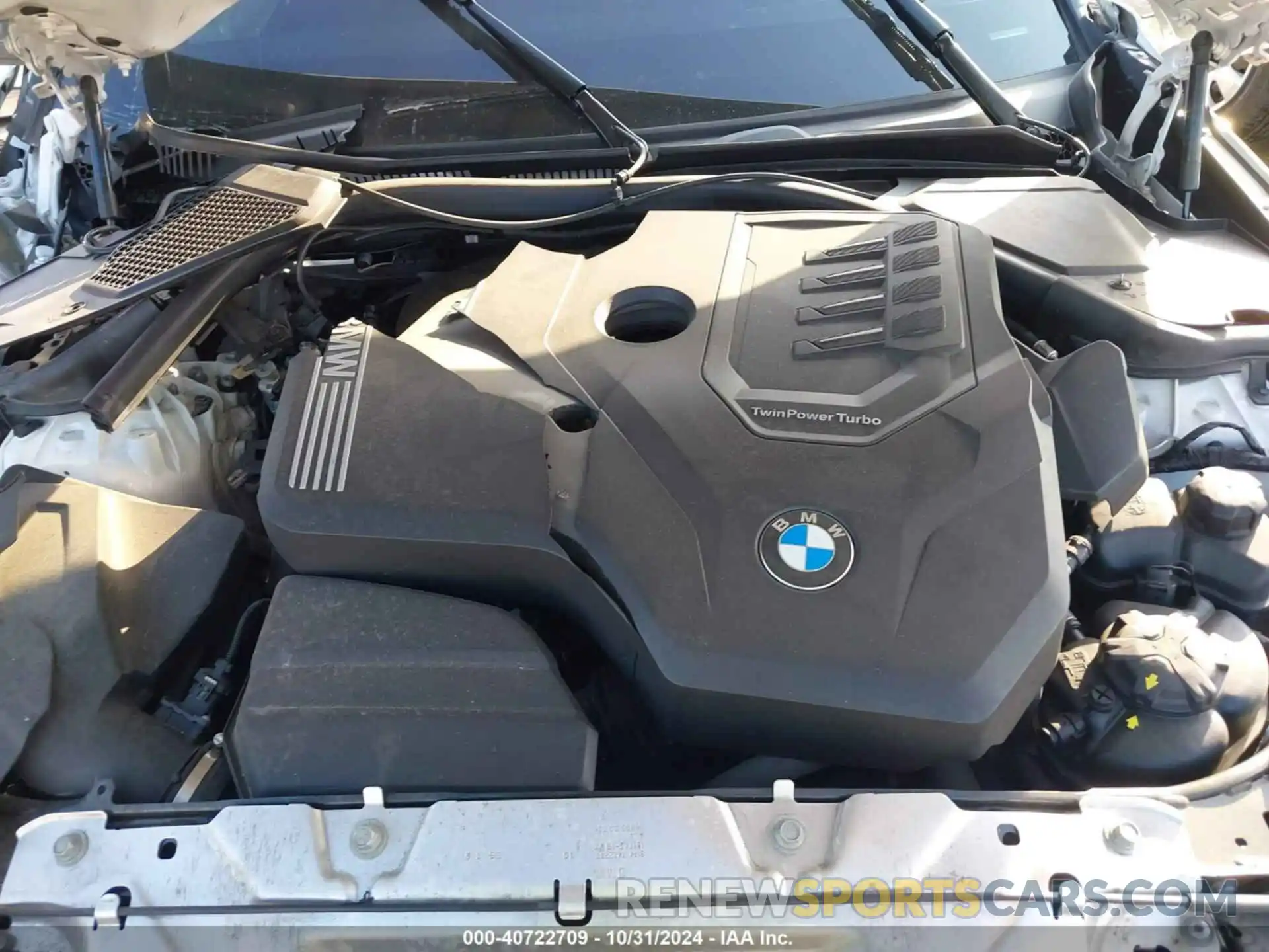 10 Photograph of a damaged car 3MW5R7J58K8B03512 BMW 330I 2019