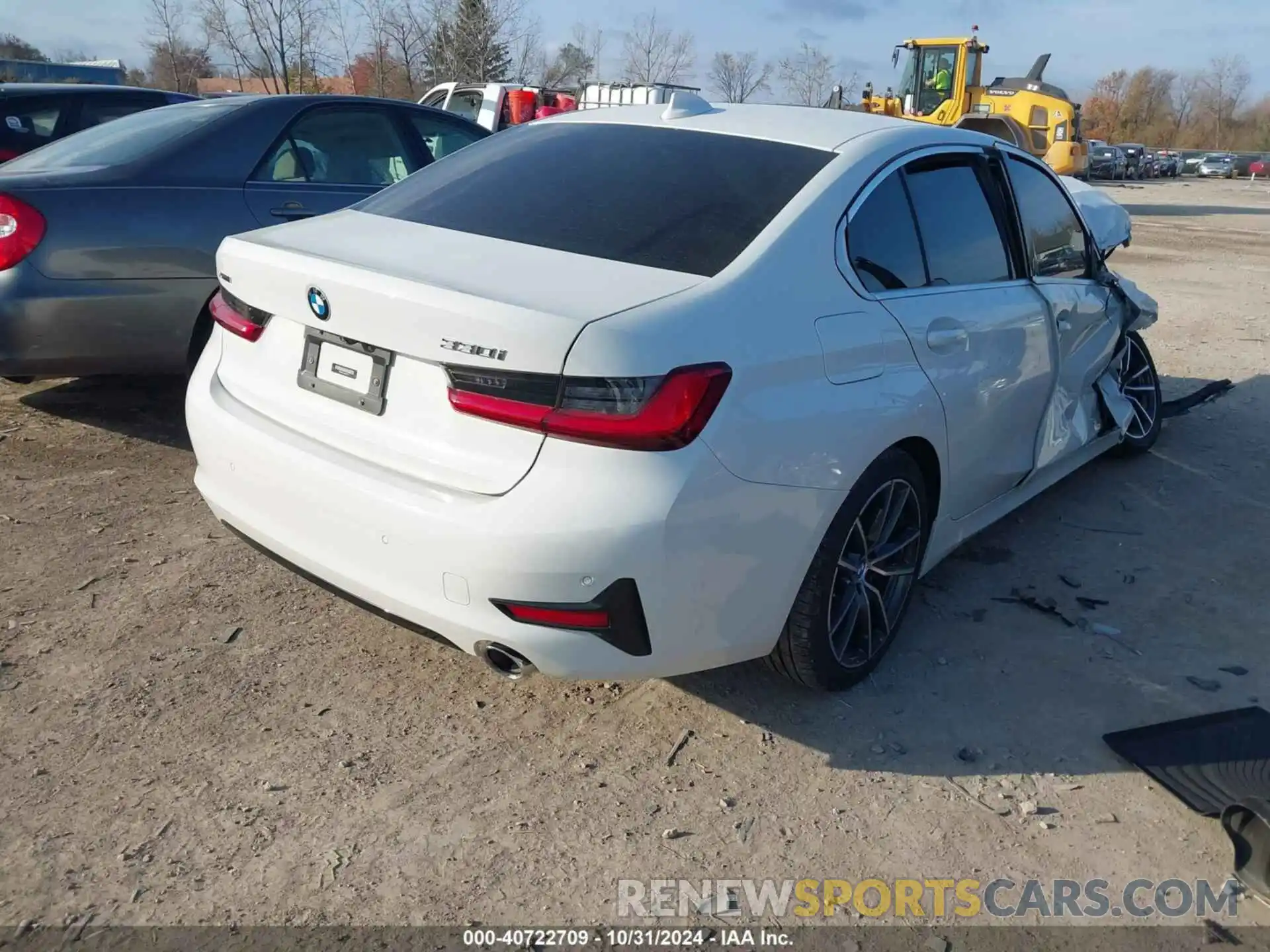 4 Photograph of a damaged car 3MW5R7J58K8B03512 BMW 330I 2019