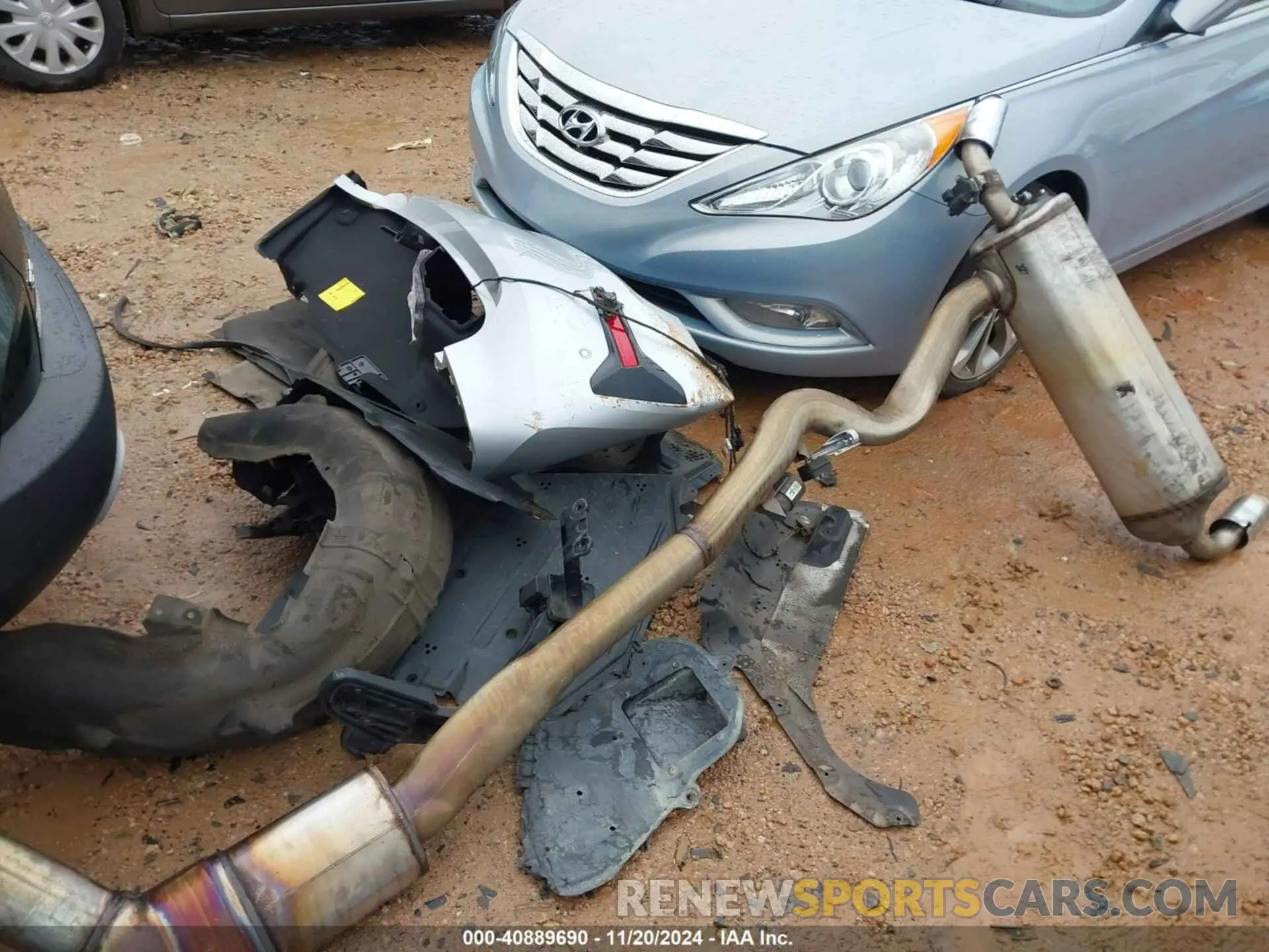 12 Photograph of a damaged car WBA5R1C53KAE82081 BMW 330I 2019