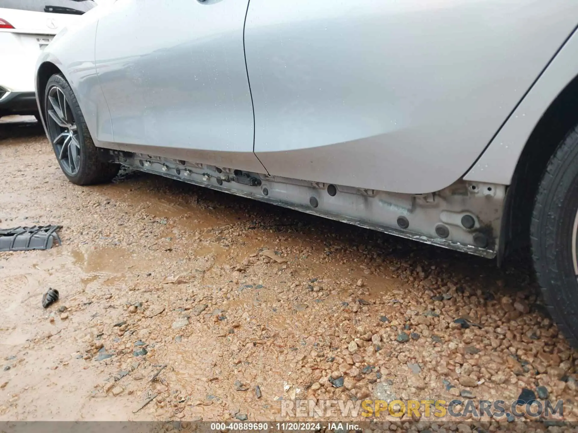 22 Photograph of a damaged car WBA5R1C53KAE82081 BMW 330I 2019