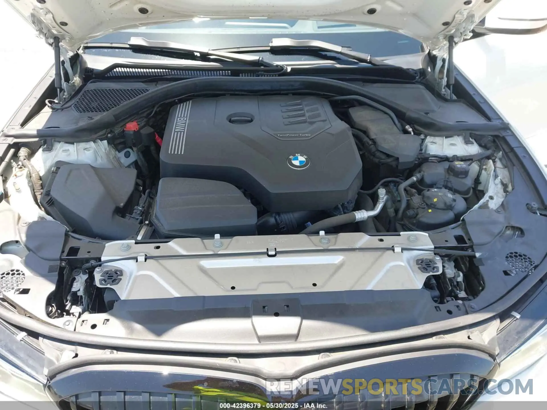 10 Photograph of a damaged car WBA5R1C55KAJ98934 BMW 330I 2019
