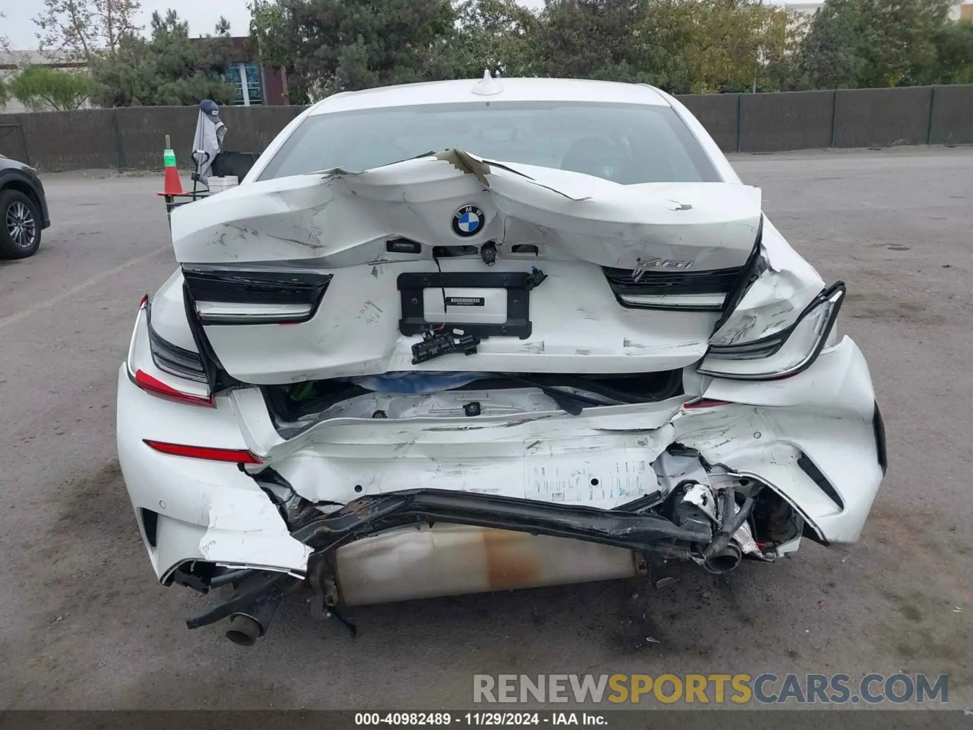 15 Photograph of a damaged car WBA5R1C59KAK07571 BMW 330I 2019