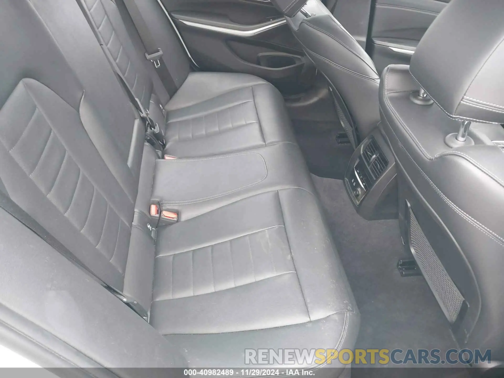 8 Photograph of a damaged car WBA5R1C59KAK07571 BMW 330I 2019
